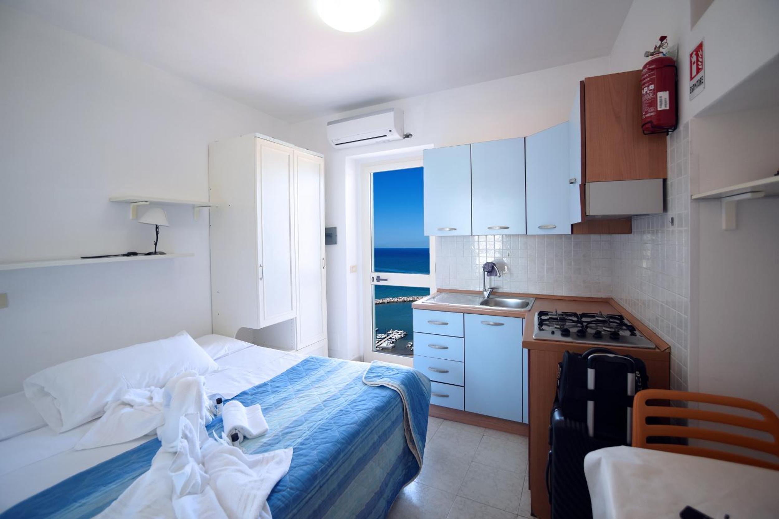 Studio Apartment photo 1