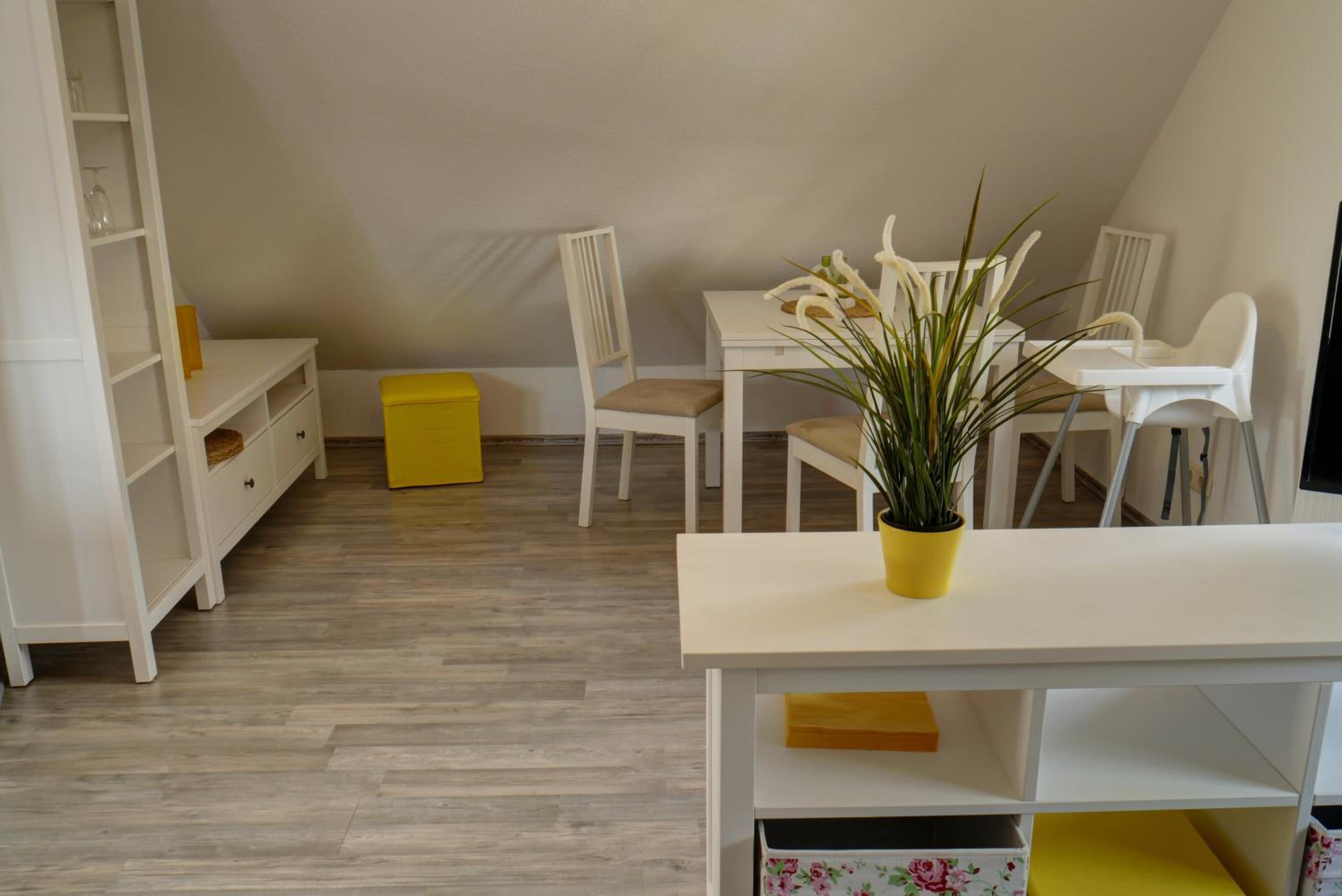 Apartment - Upper Floor photo 2