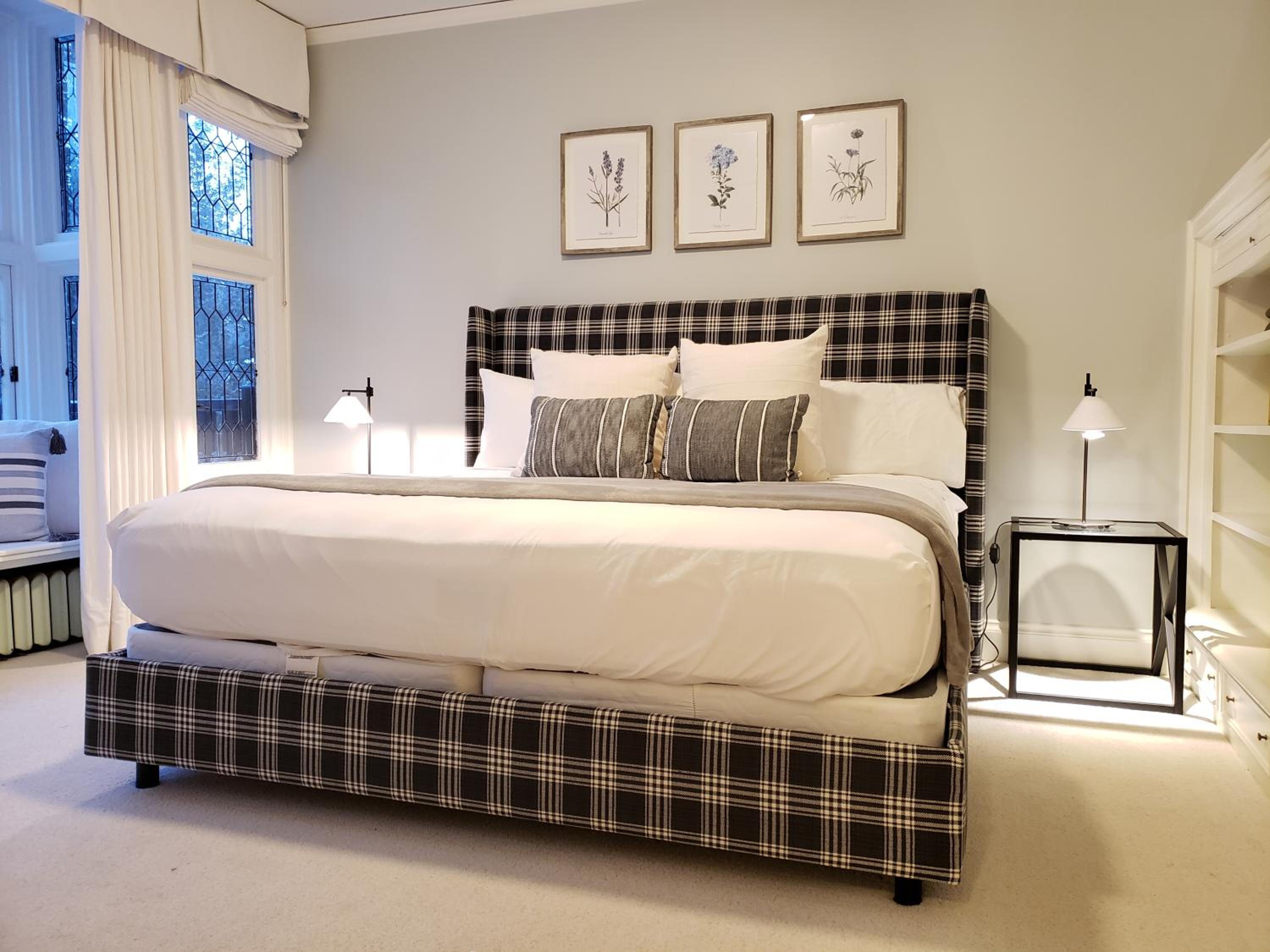 King Room with Detached Private Bathroom photo 1