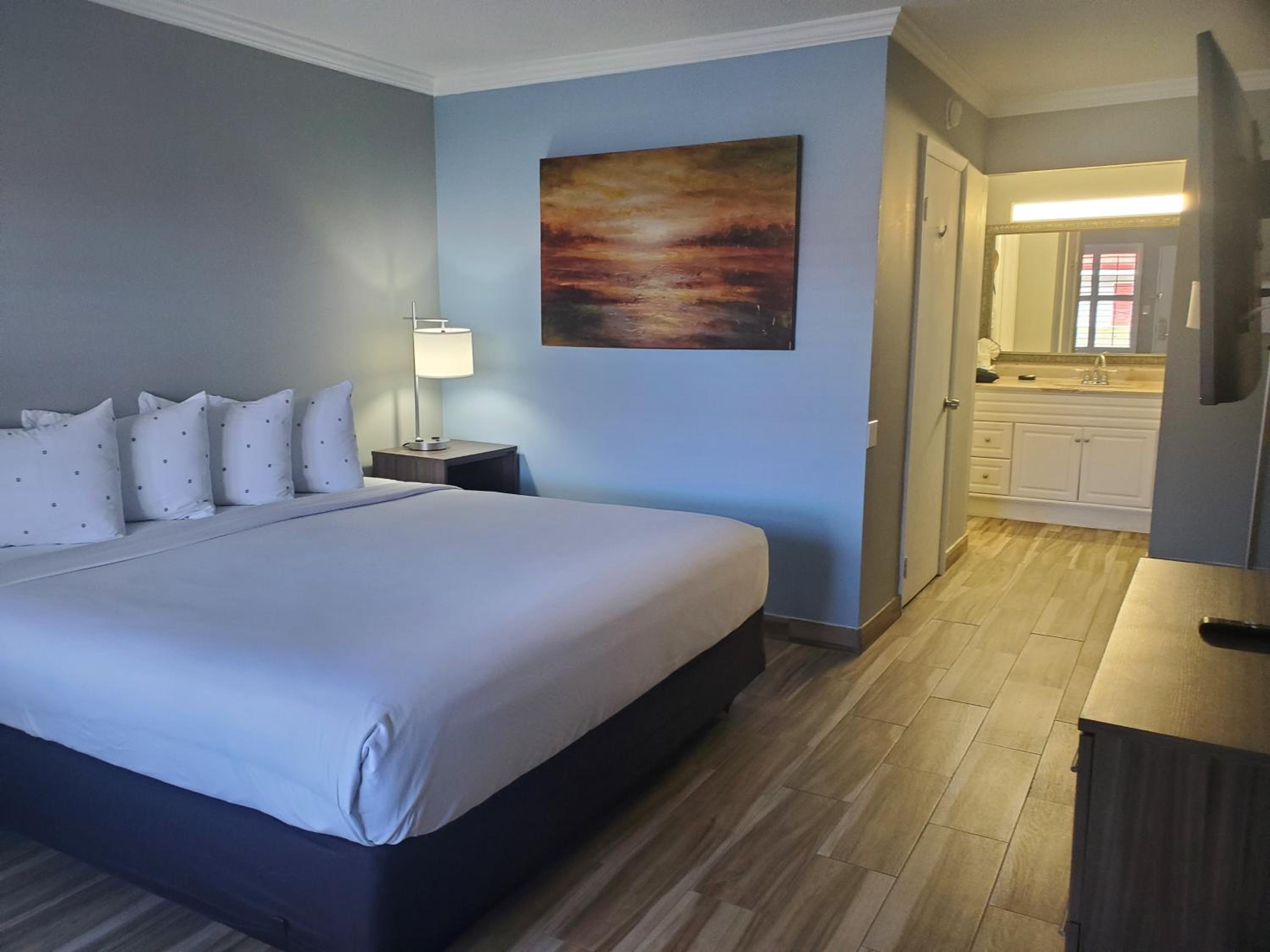 Suite with Pool View photo 2