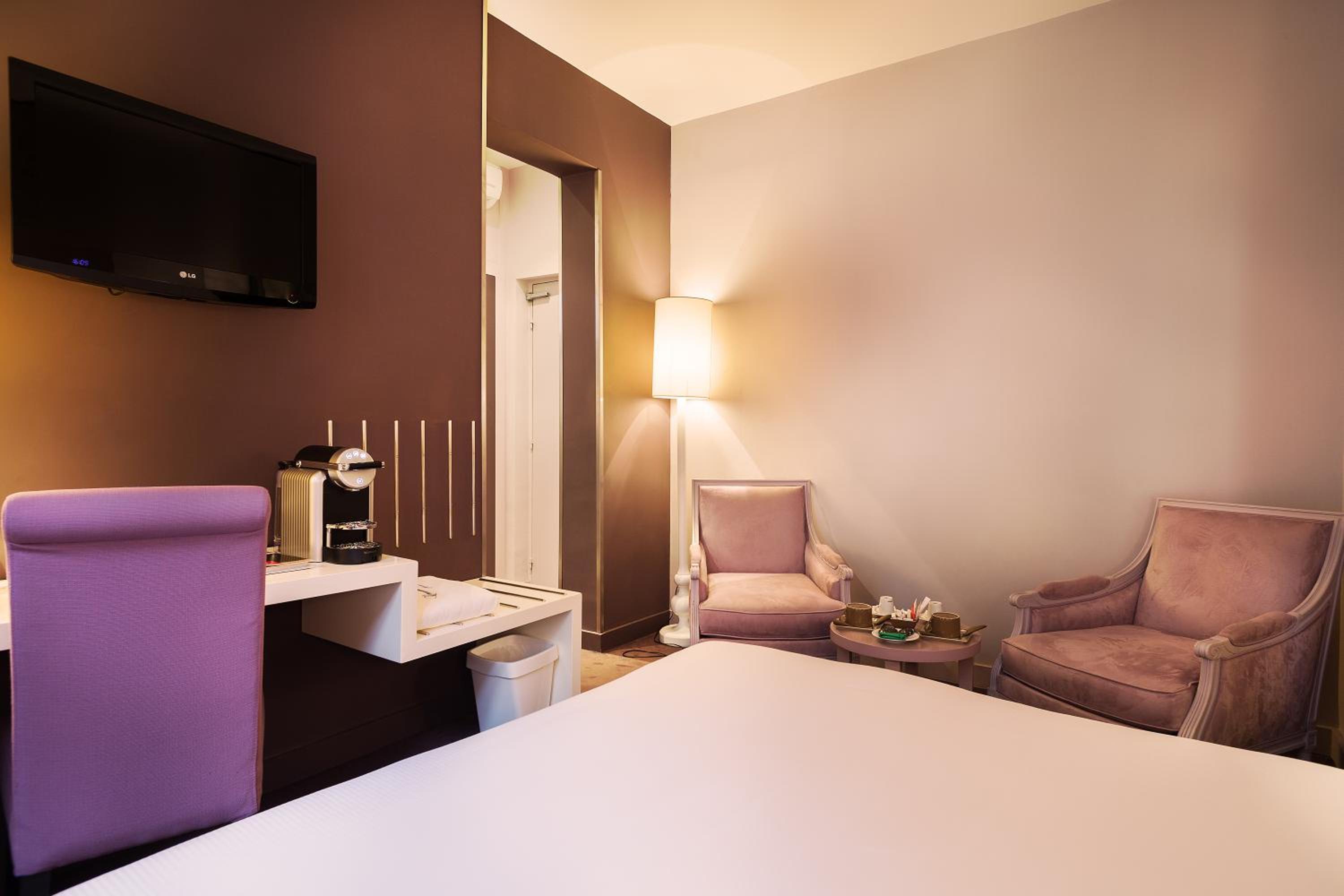 Deluxe Double Room photo 2