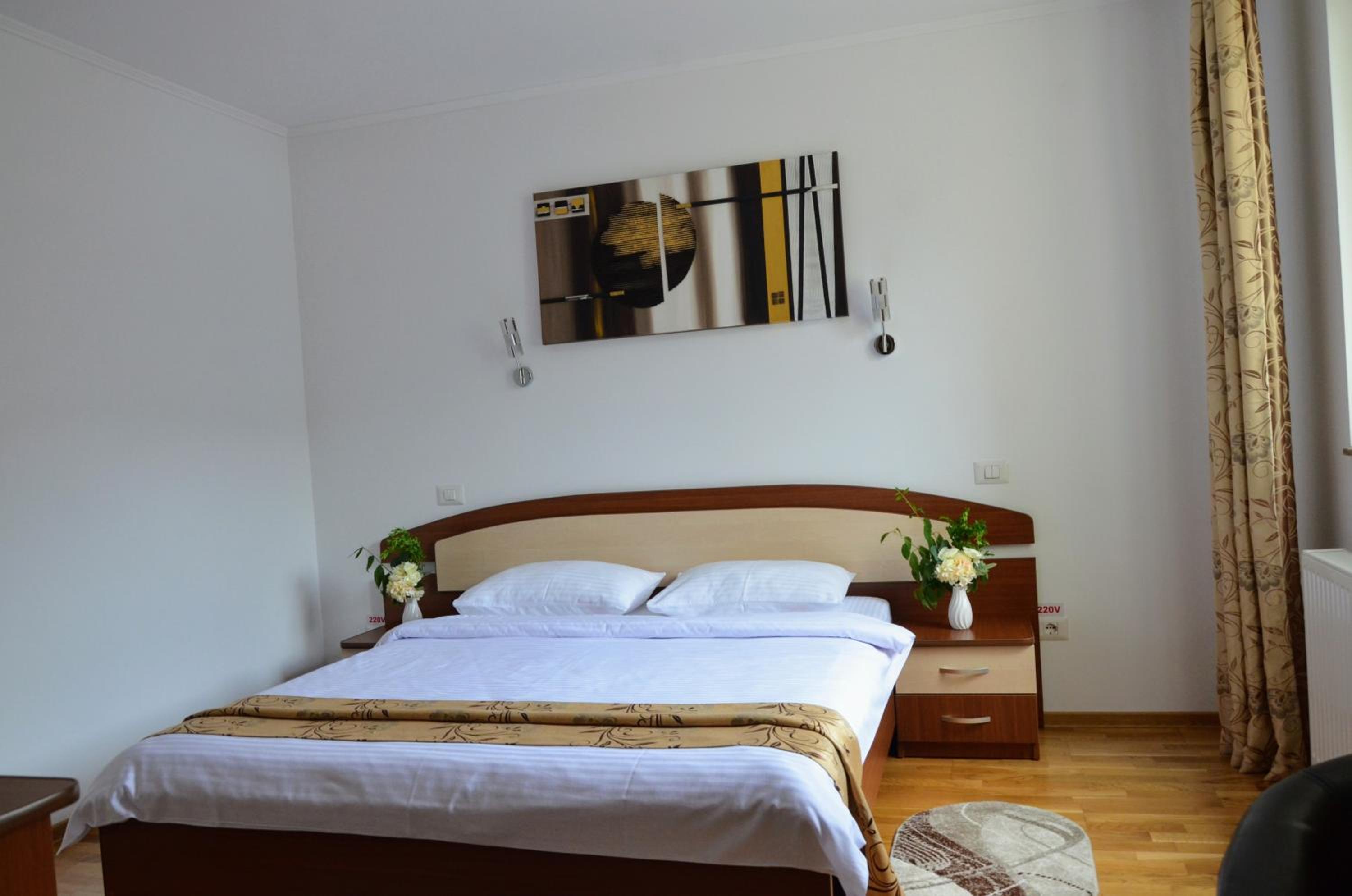 Double Room with Mountain View - Photo 4