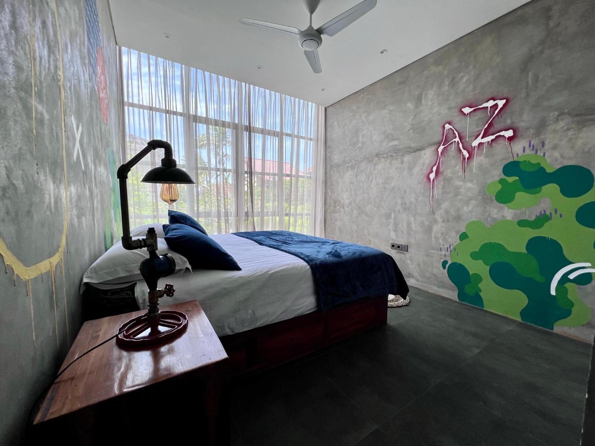 Villa with Private Pool - Photo 14