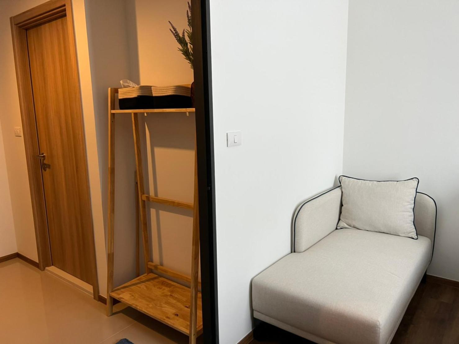 Studio with Sofa Bed - Photo 8