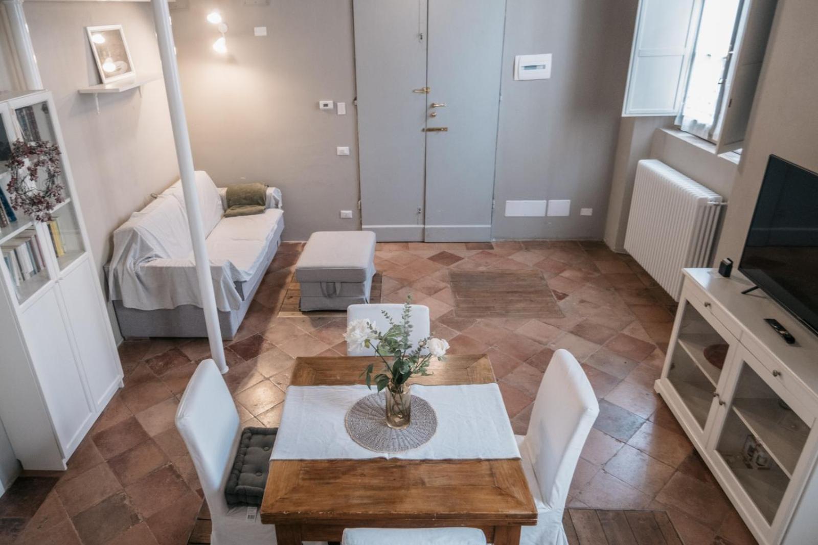 One-Bedroom Apartment - Photo 16