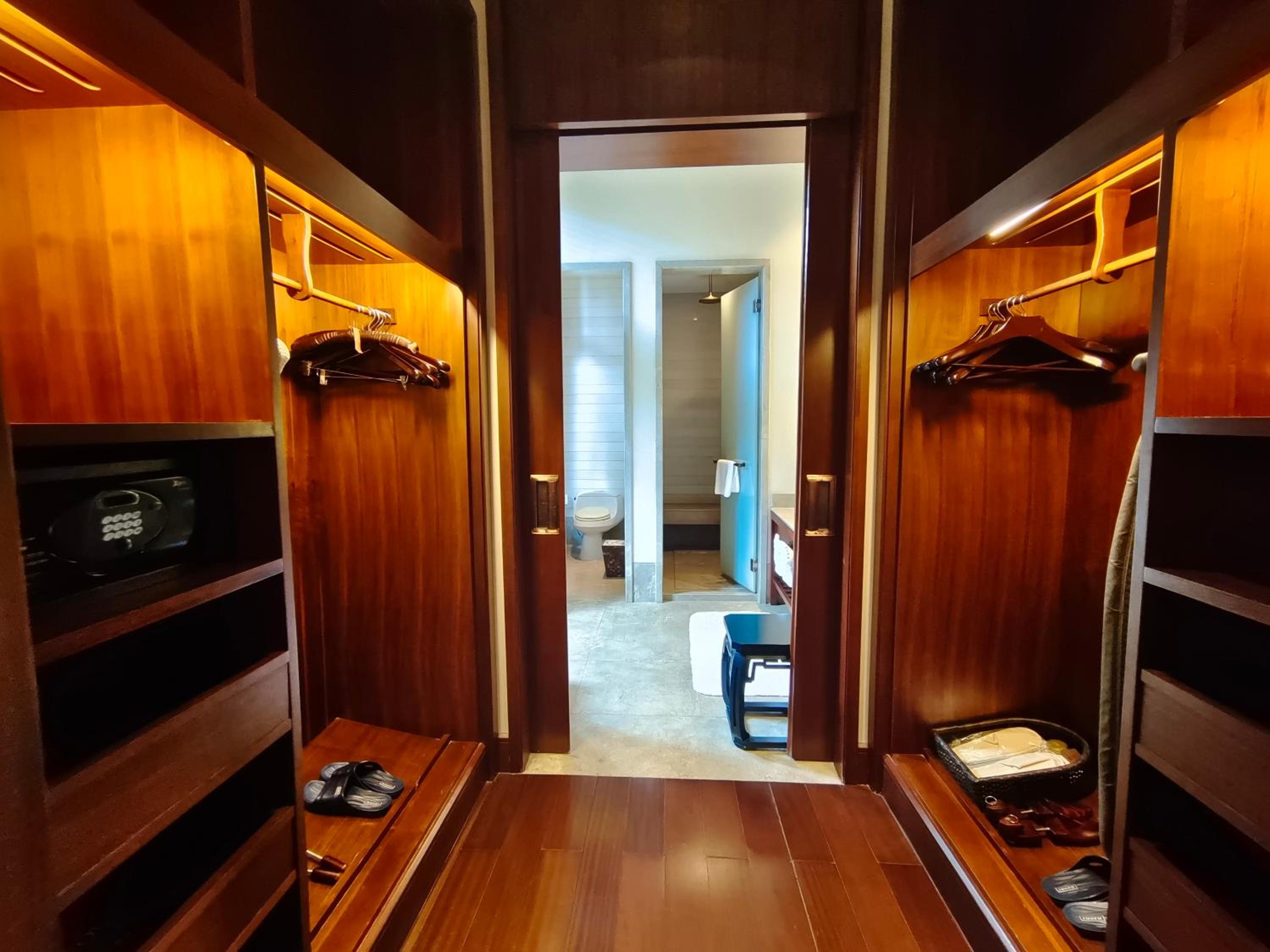 Two Bedroom Family Pool Villa <First day Welcome fruit +Daily 4 pieces of free laundry service(T-Shirts only) + Need to make appointment 1 day in advance:  Complimentary daily 60 minutes message for one person only> - Photo 6