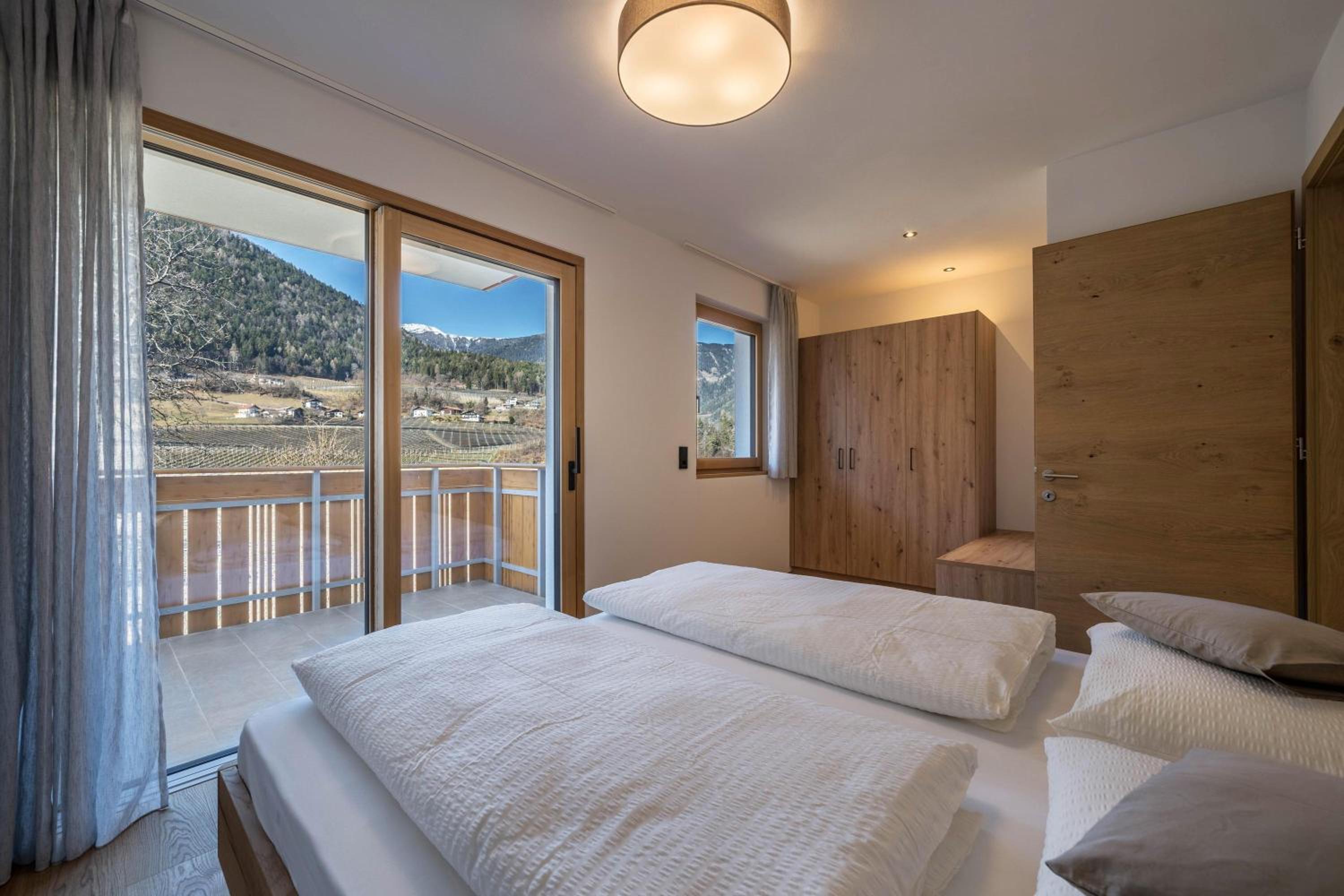 Superior One-Bedroom Apartment with Balcony