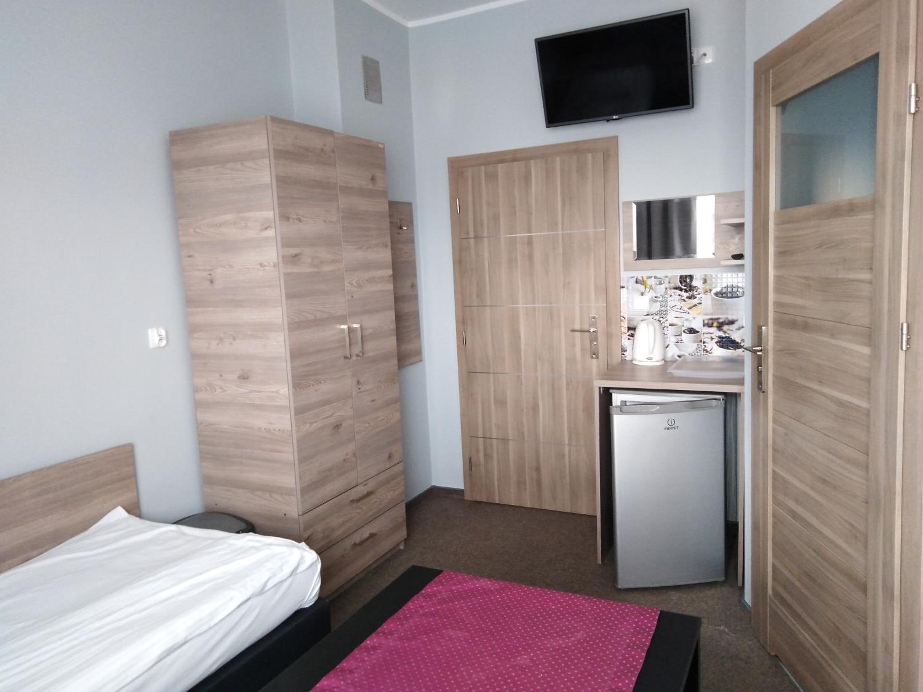 Double Room - Photo 11