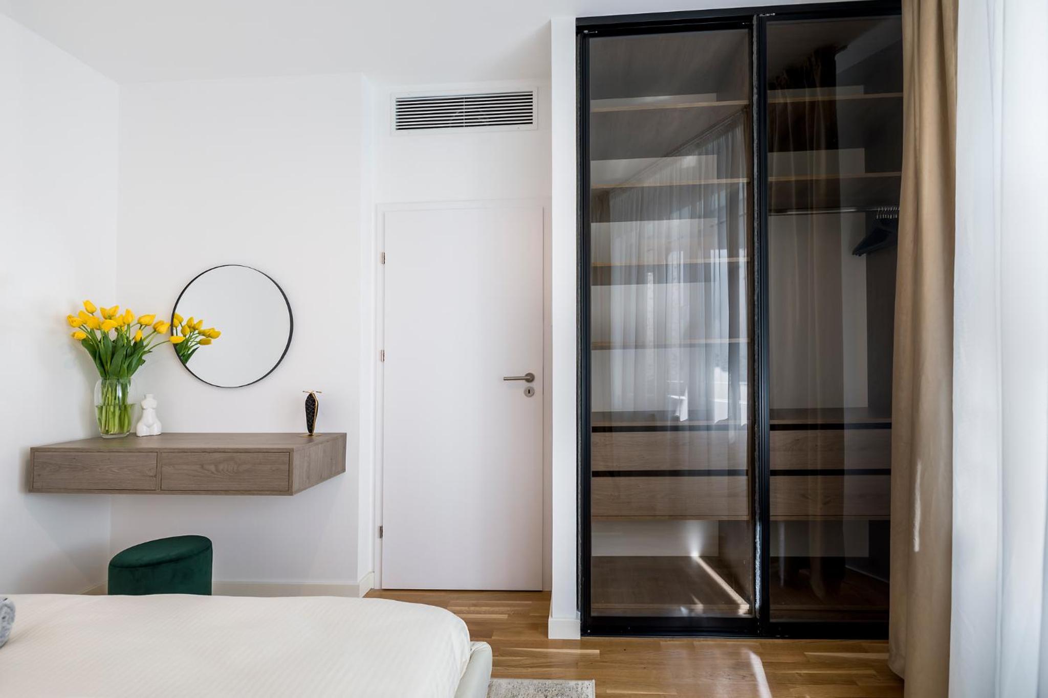 One-Bedroom Apartment - Photo 16