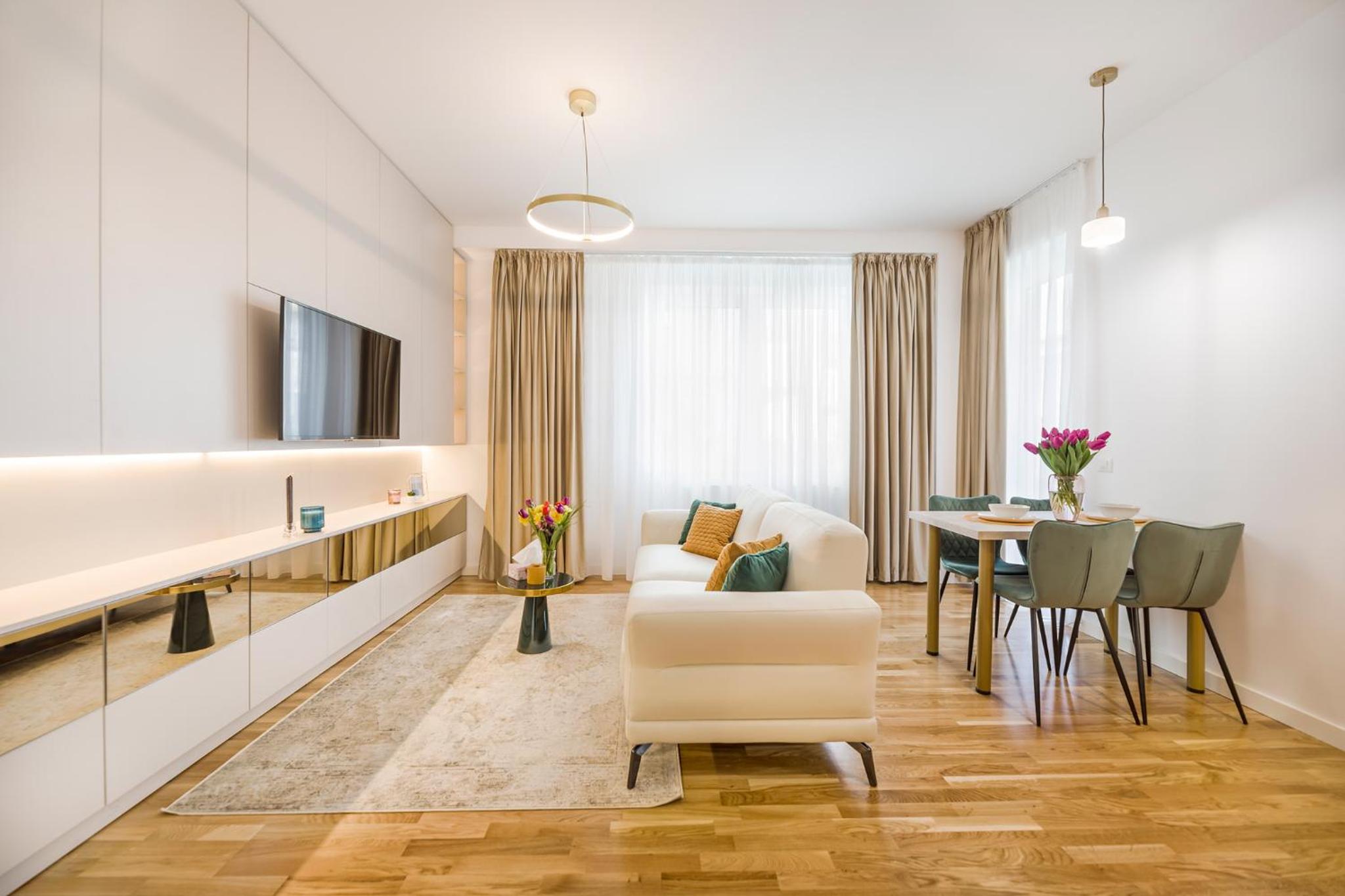 One-Bedroom Apartment - Photo 1