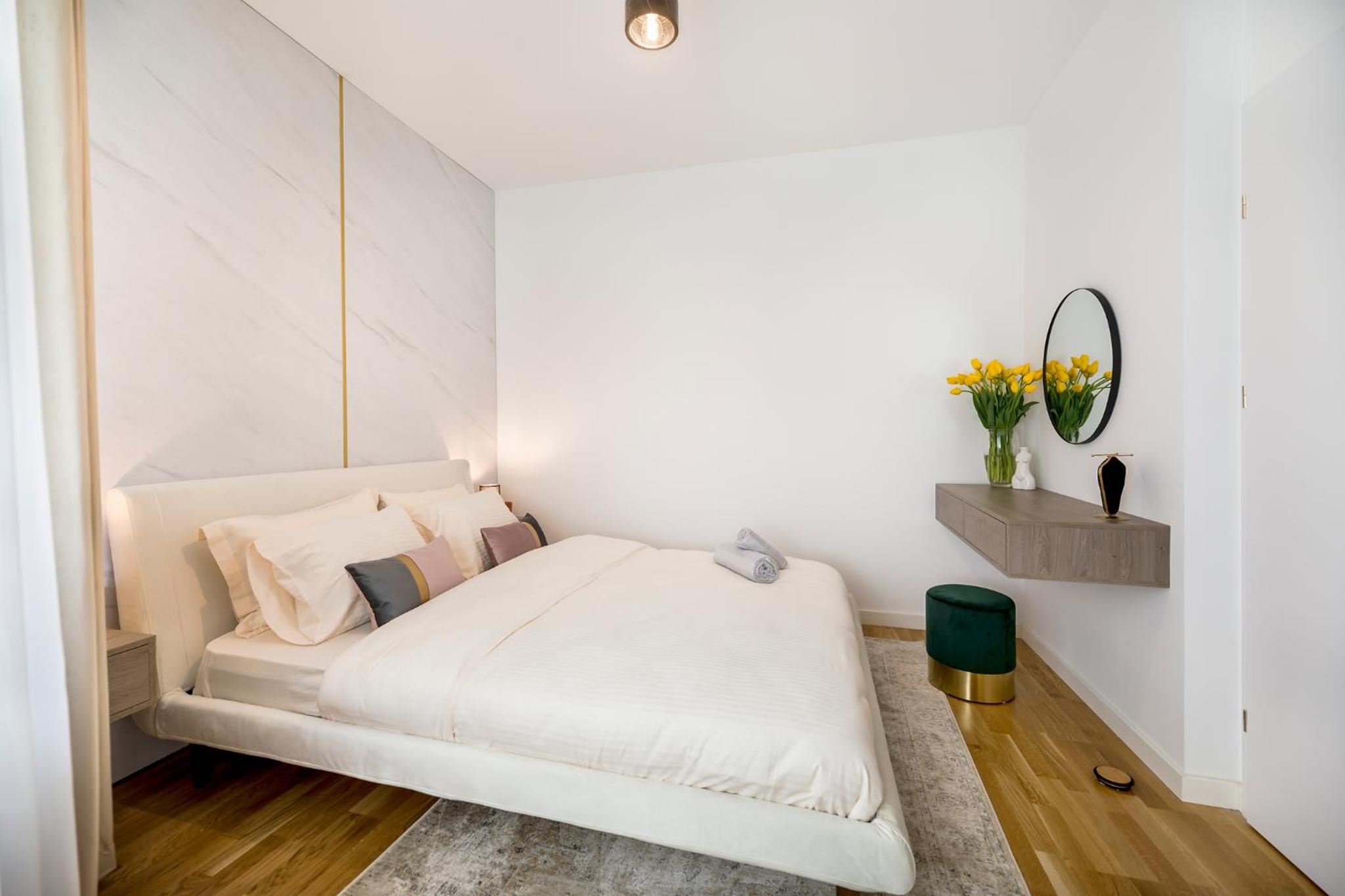 One-Bedroom Apartment - Photo 9