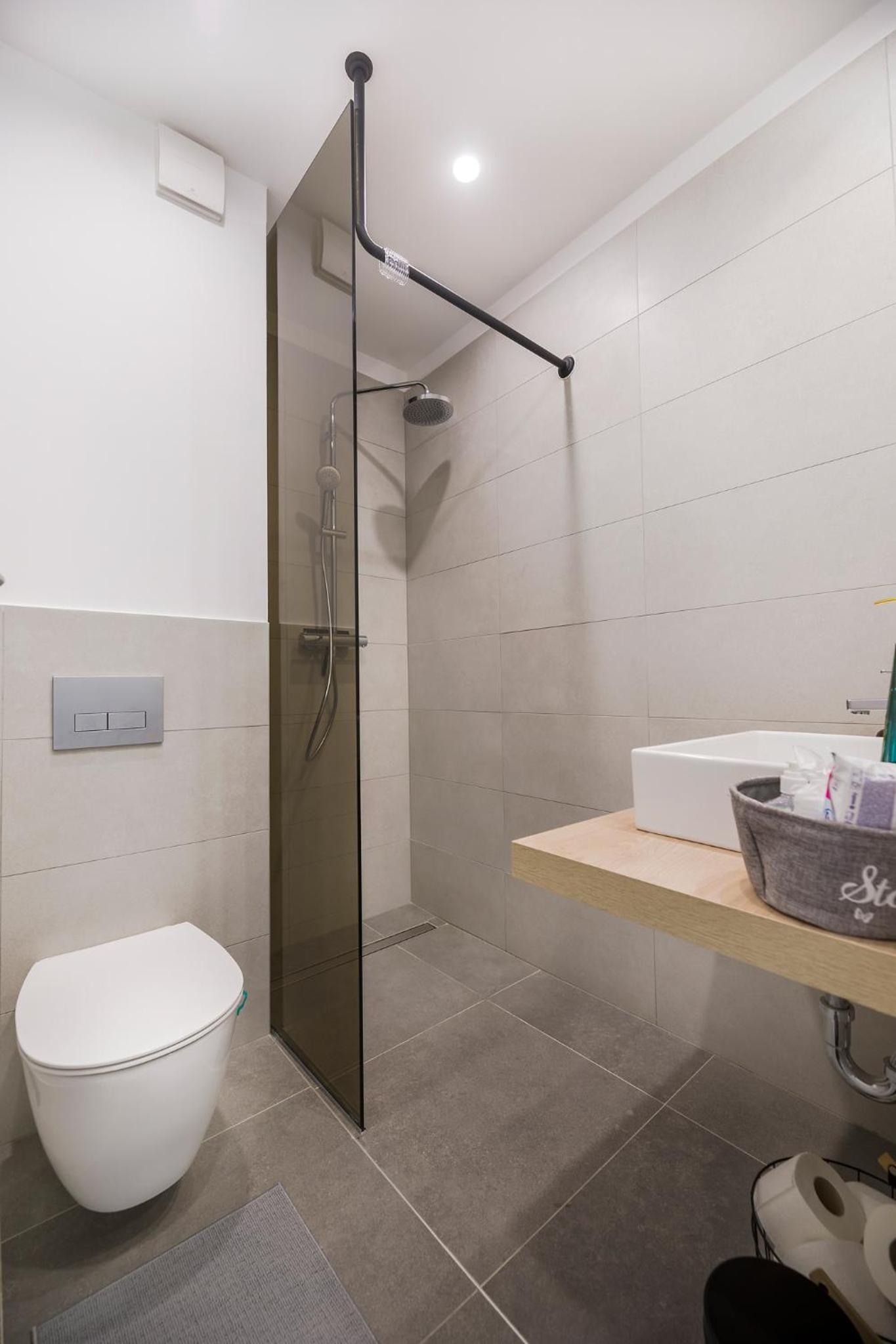 One-Bedroom Apartment - Photo 20