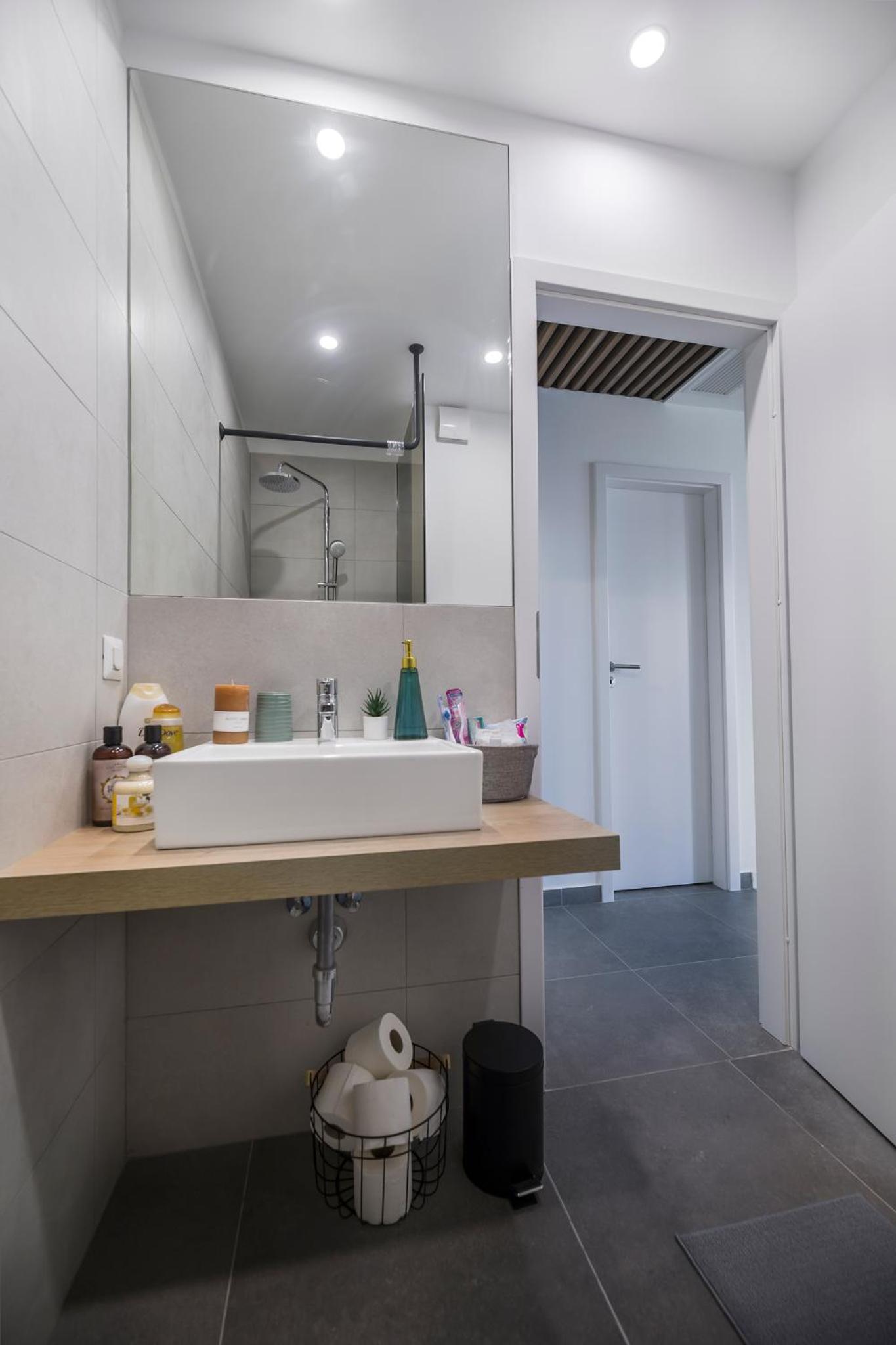 One-Bedroom Apartment - Photo 24