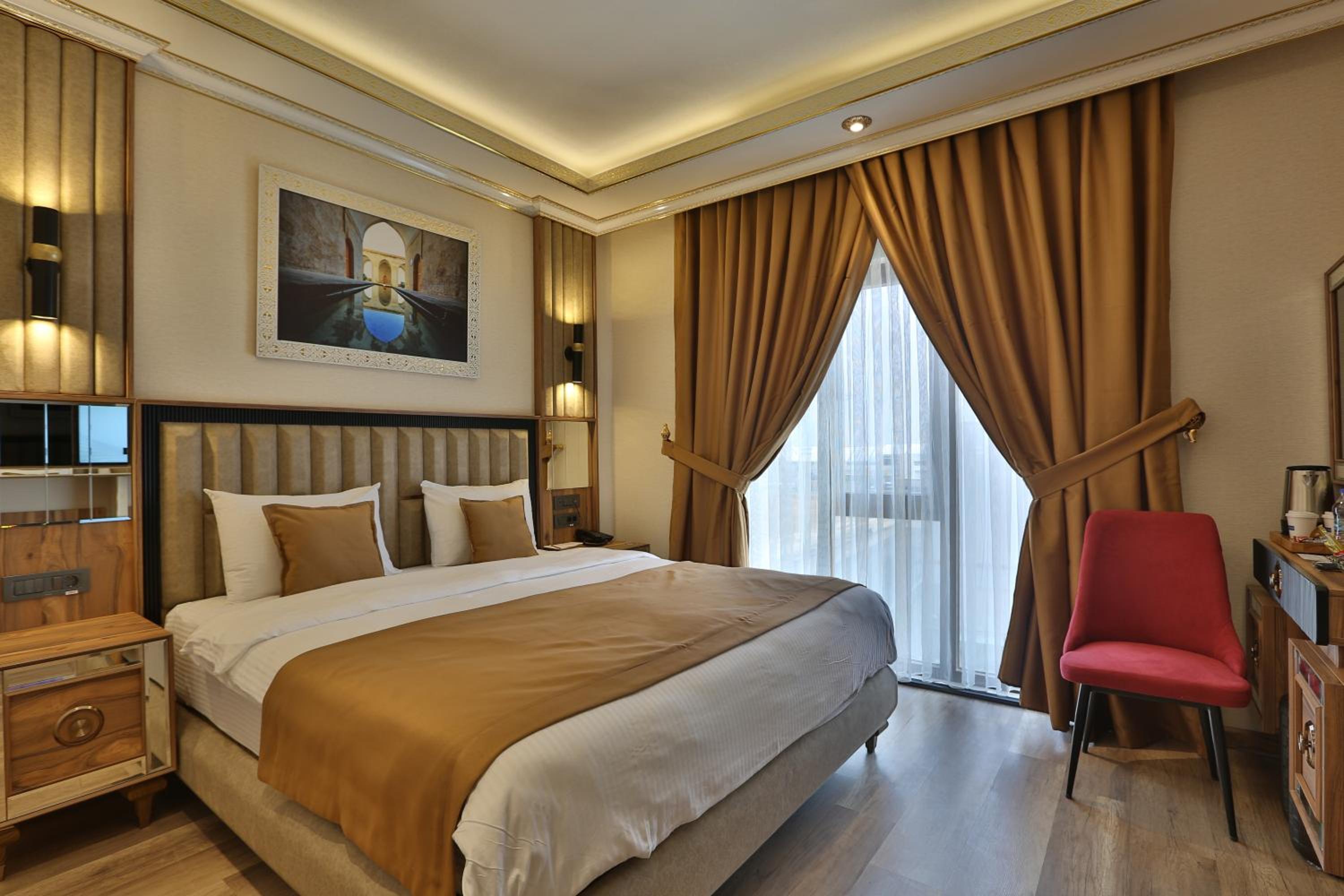 Deluxe Room - Photo 6
