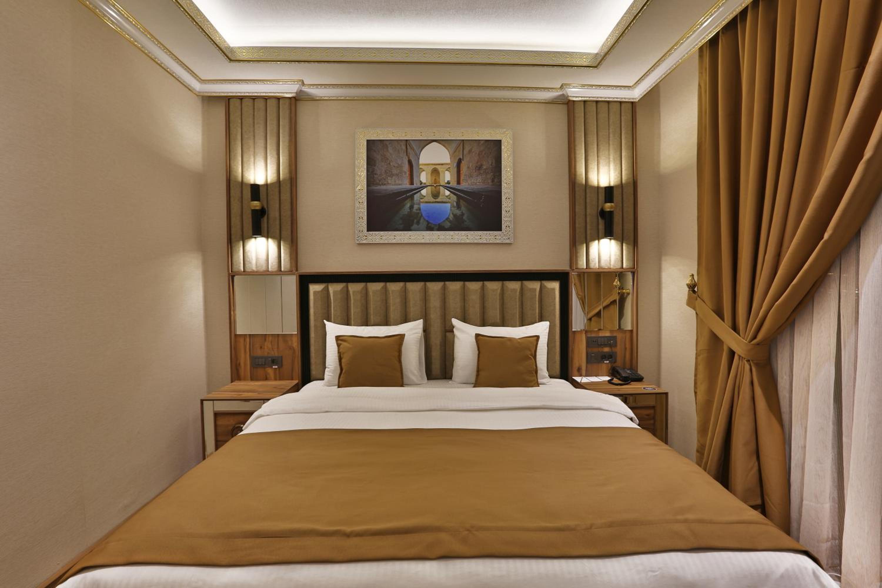 Deluxe Room - Photo 2