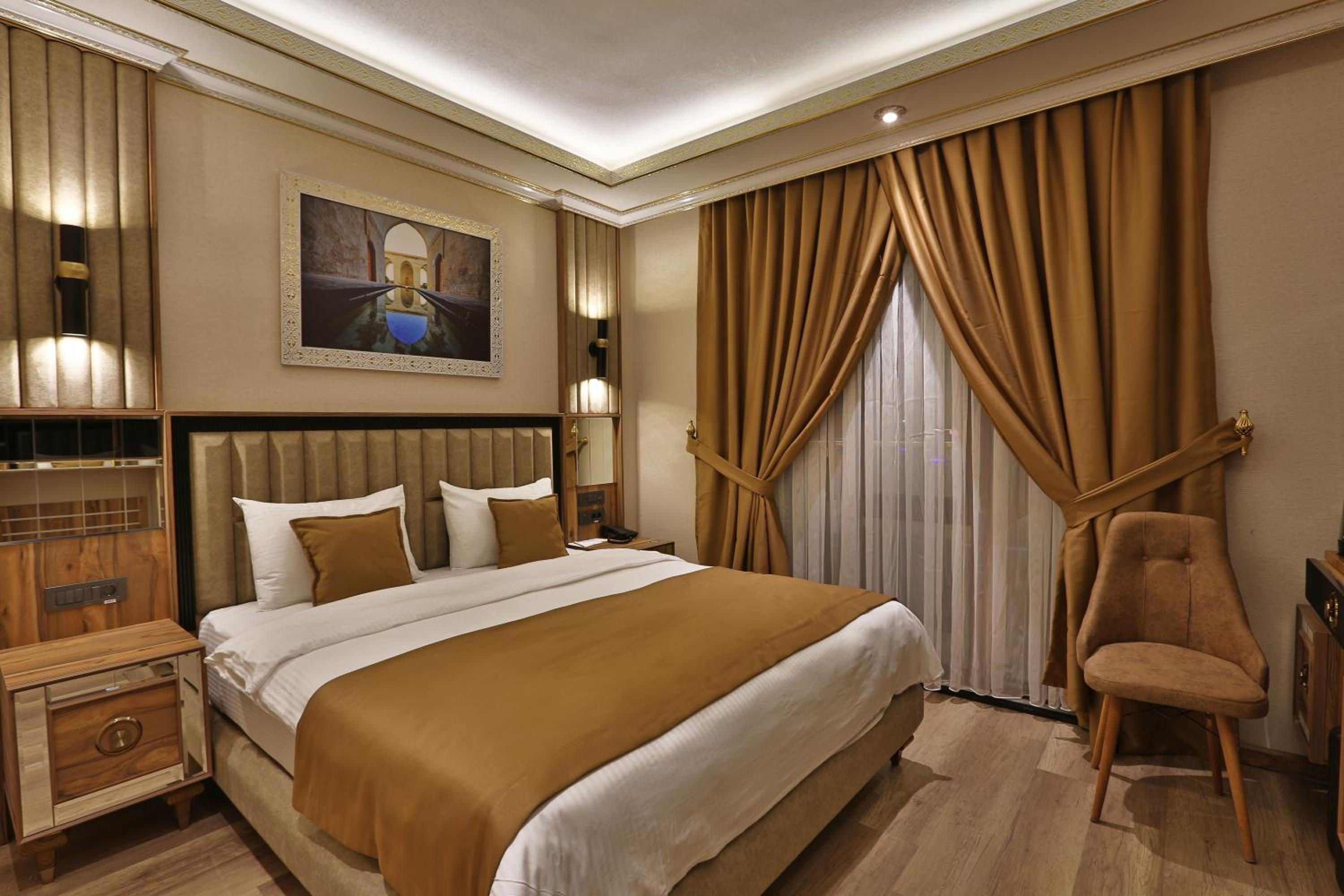 Deluxe Room - Photo 1