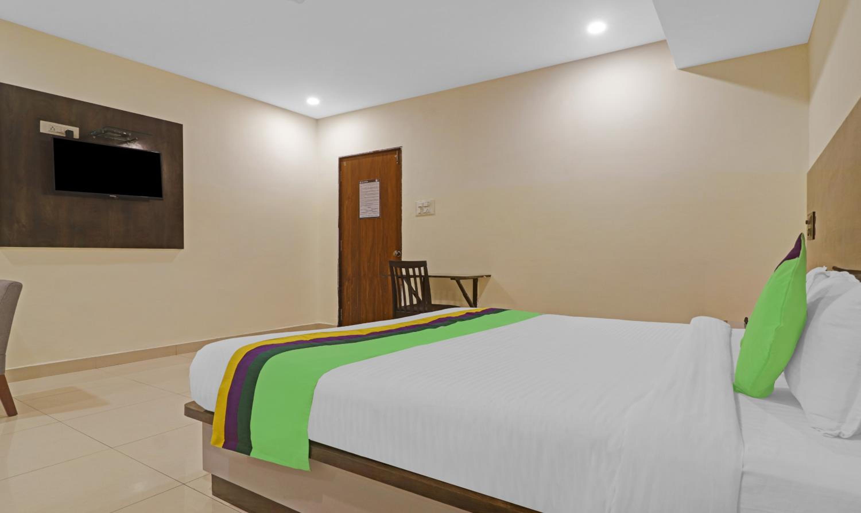 Spacious Premium Room photo 3