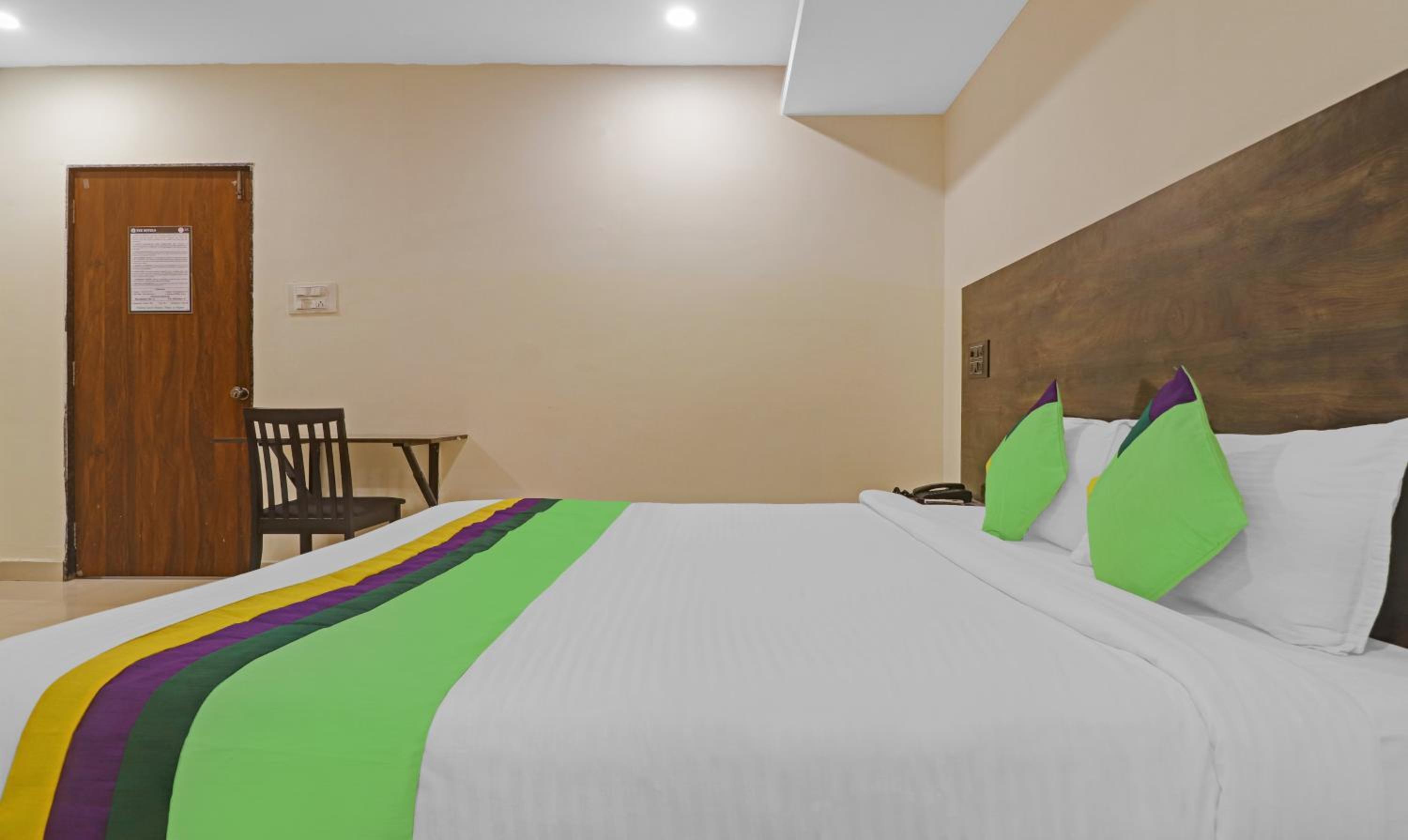 Spacious Premium Room photo 2