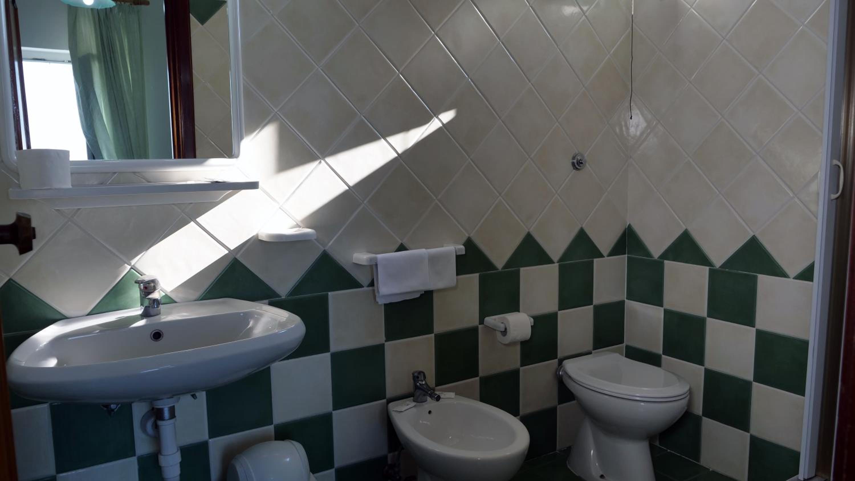 Standard Triple Room with Sea View photo 2