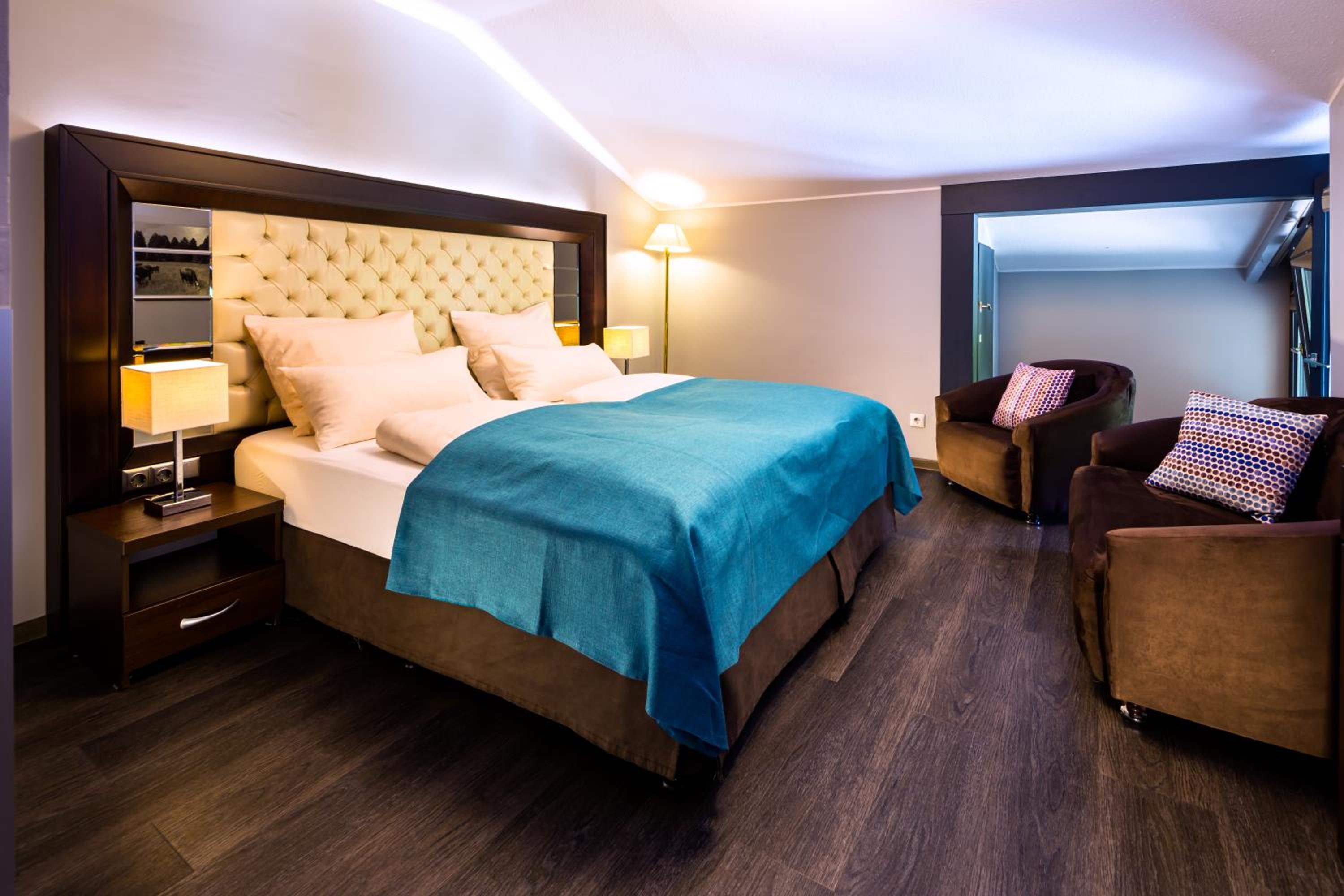 Suite with Hot Tub