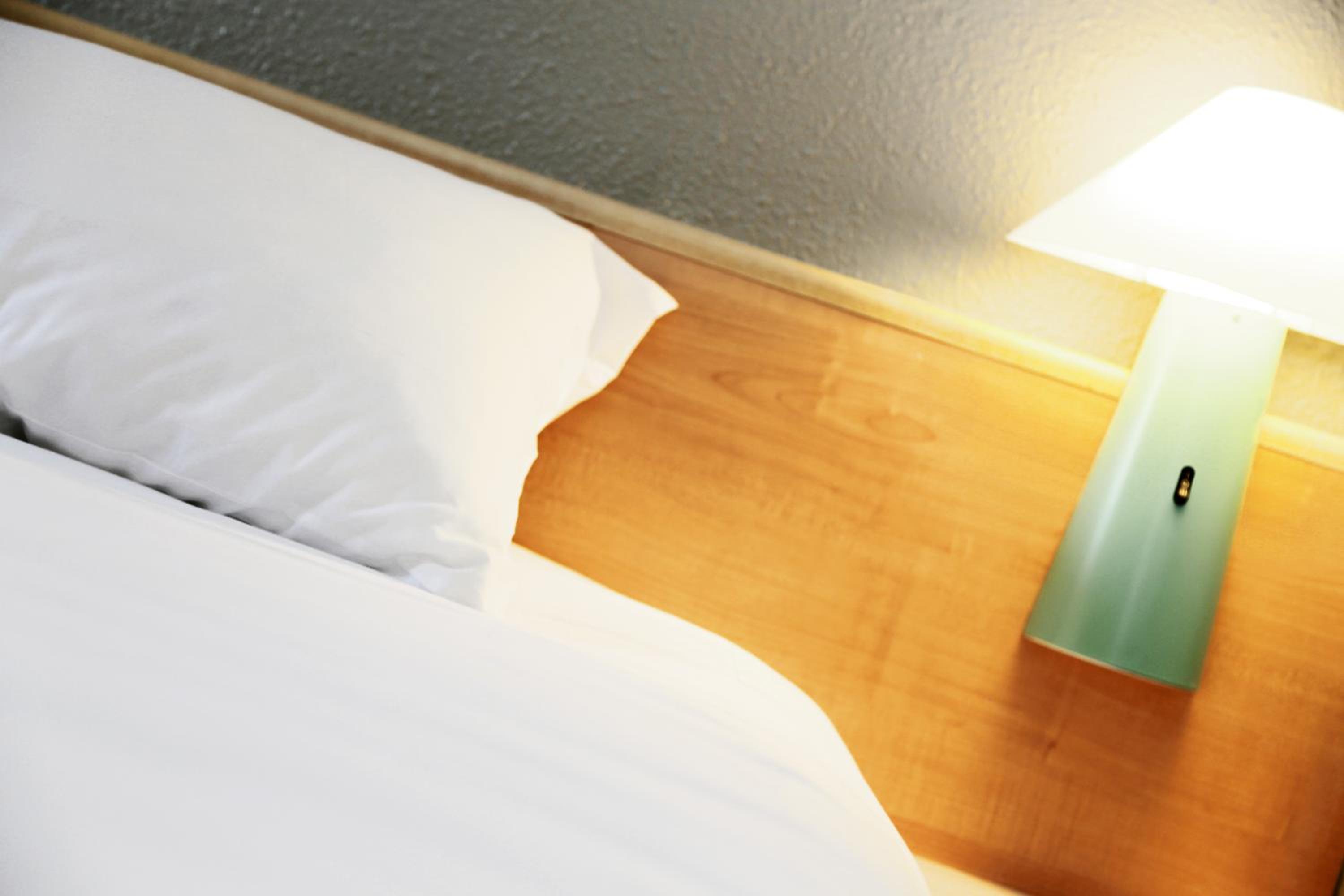 Standard Room with One Double Bed and One Single Bed - Photo 6