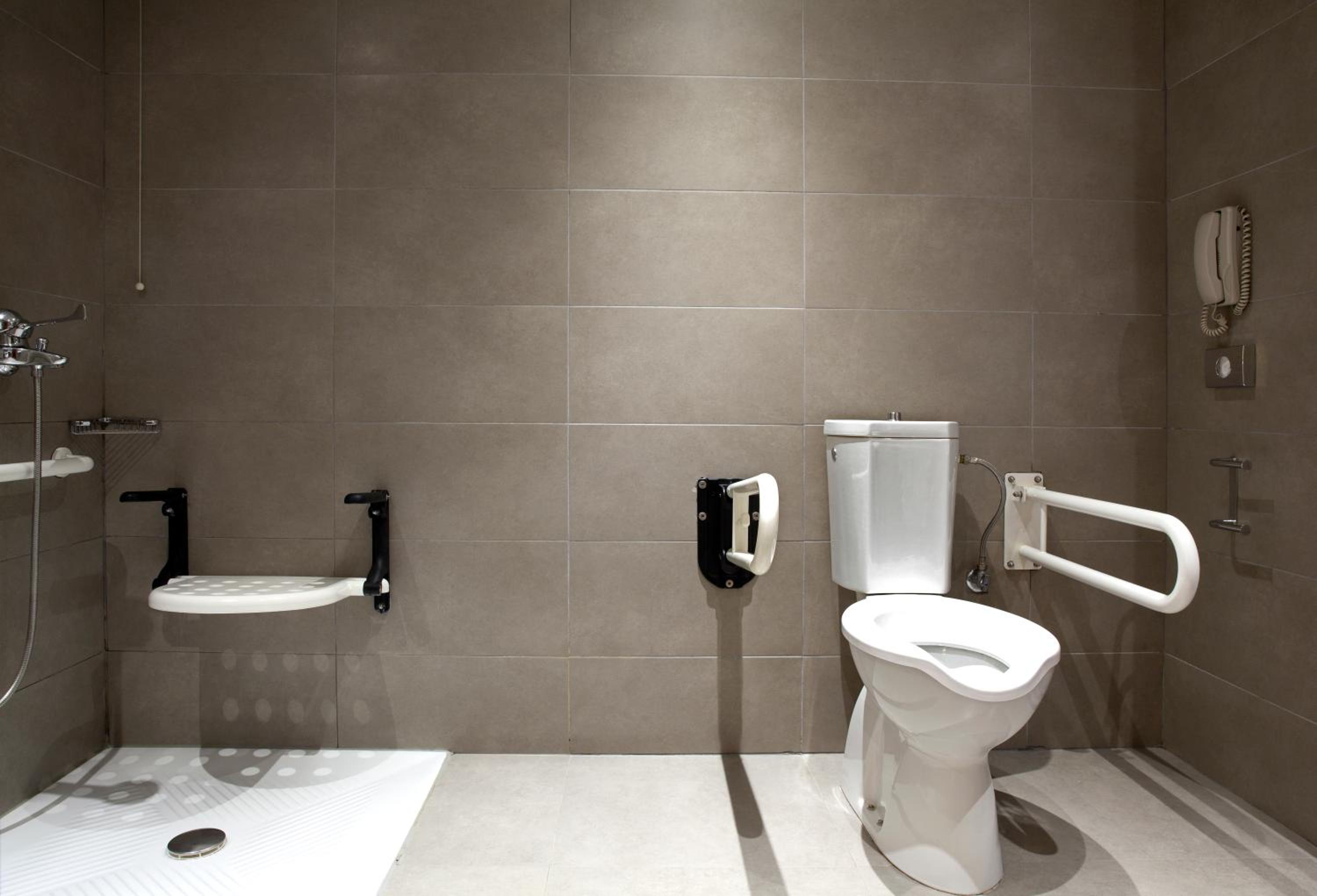 Standard Double Room Mobility Accessible - Photo 3