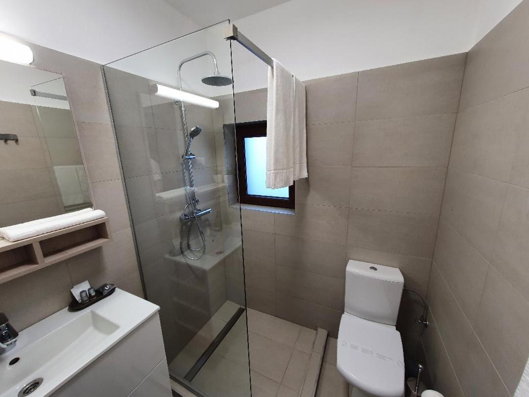 Twin Room - Photo 15