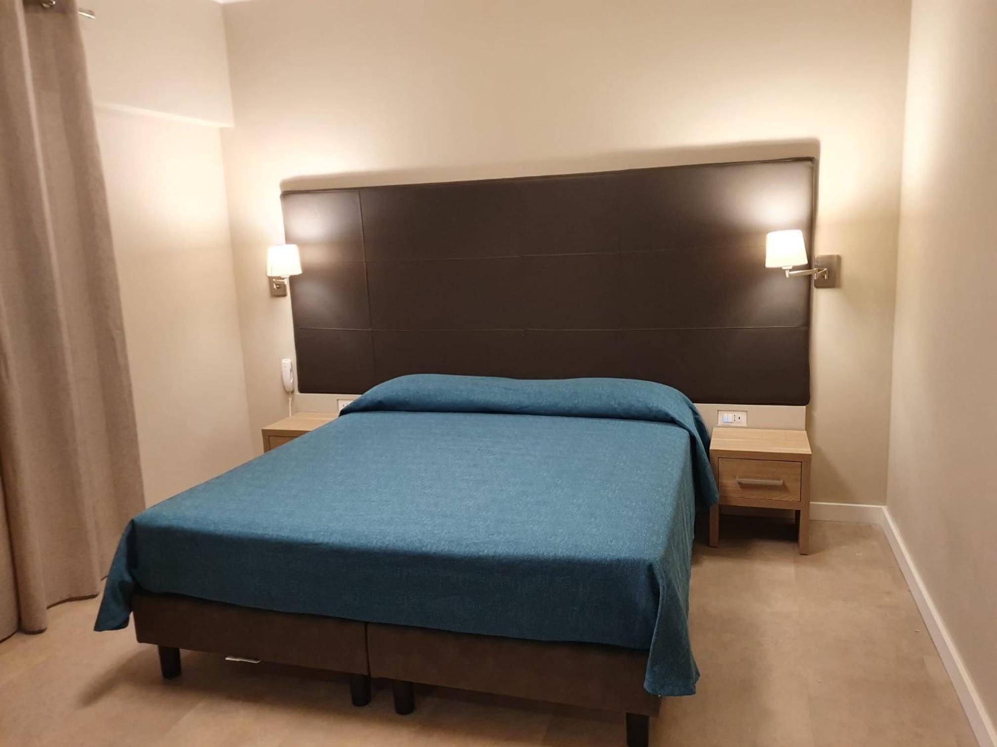 Classic Double or Twin Room - Photo 6