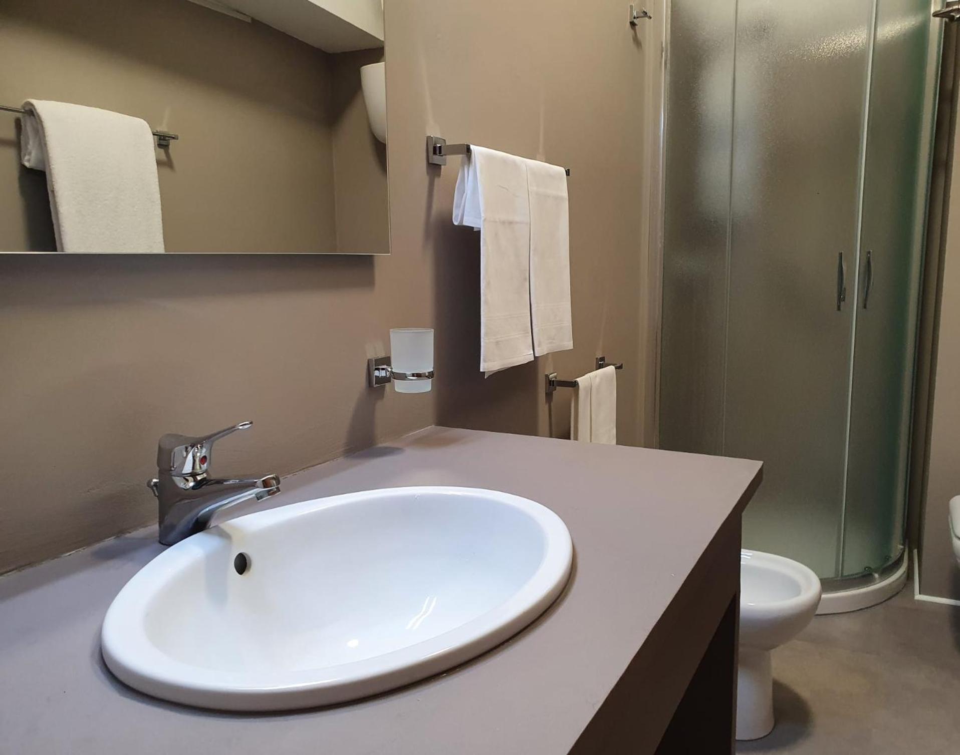 Classic Double or Twin Room - Photo 3
