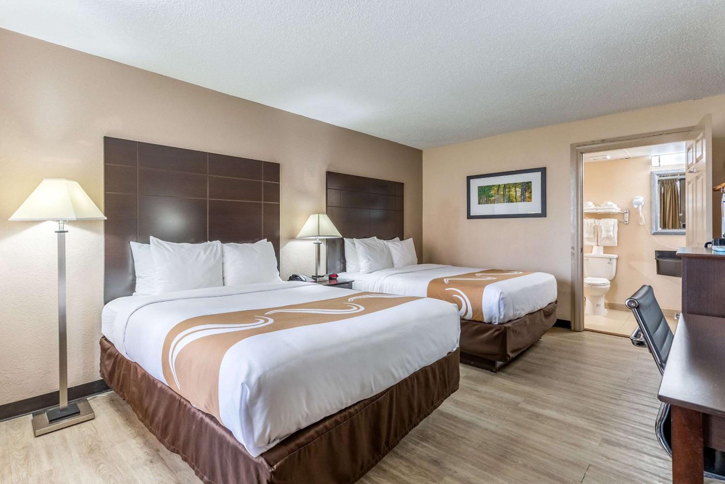 Queen Room with Two Queen Beds - Mobility Accessible/Non-Smoking photo 3