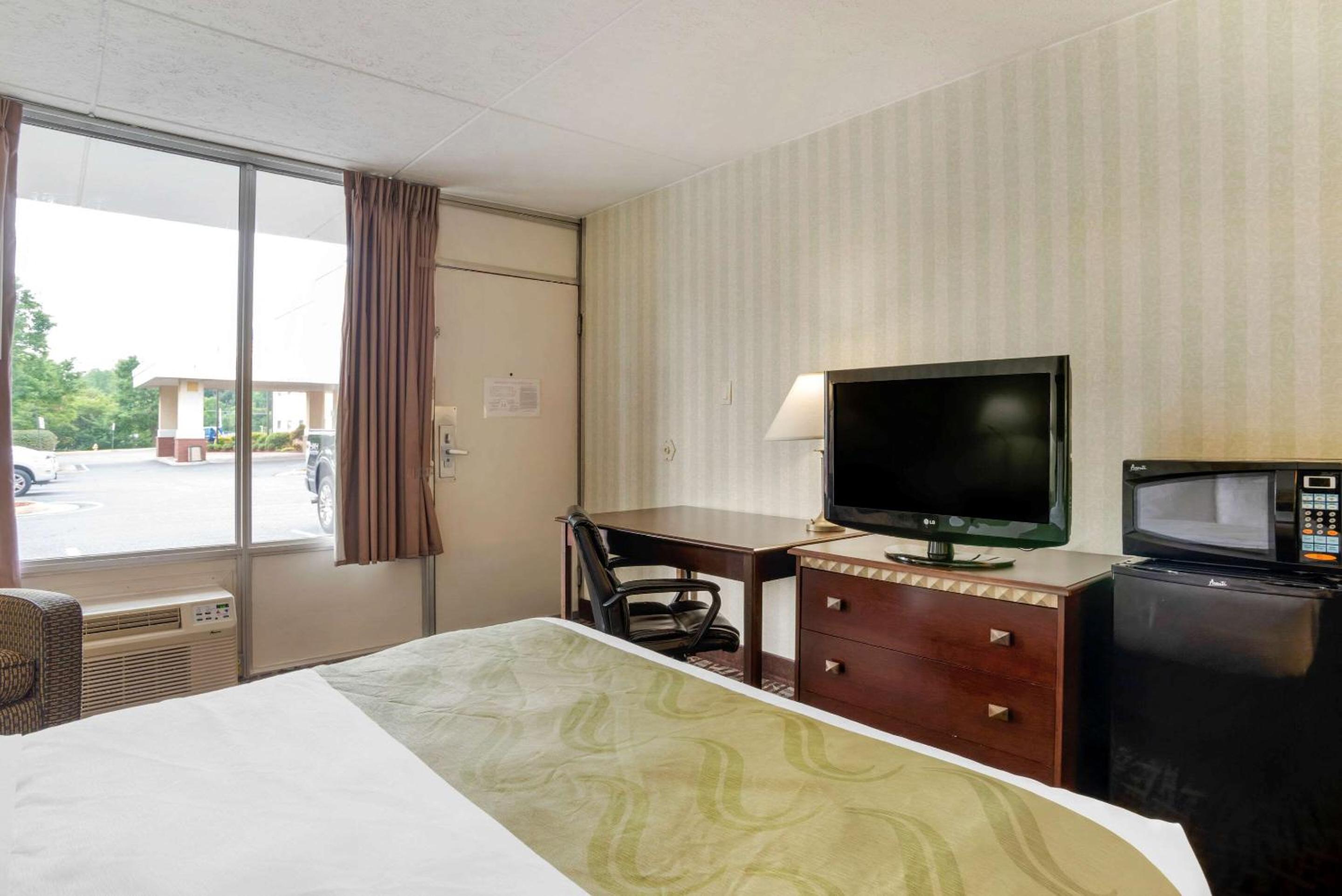 Queen Room - Photo 3