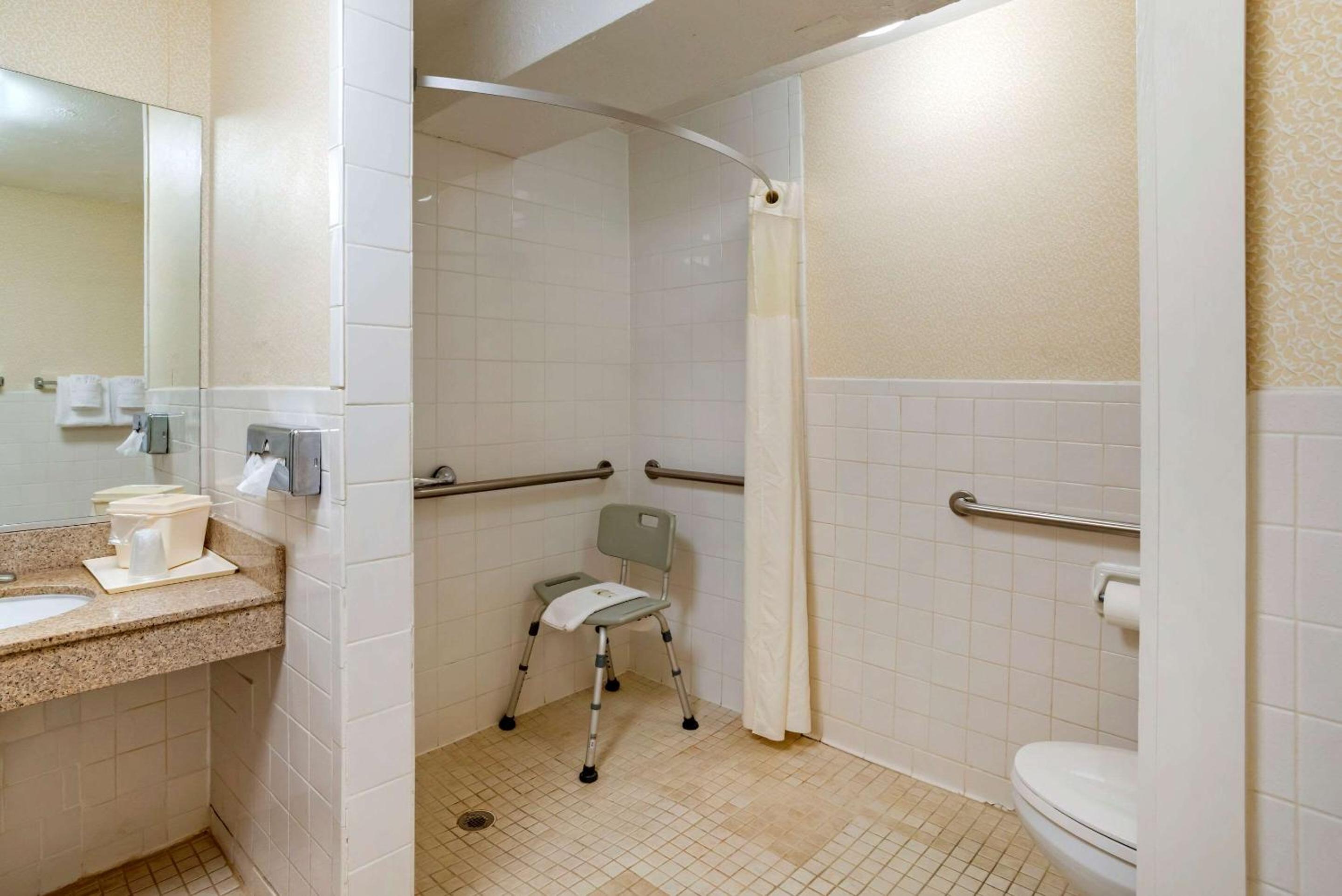 Double Room with Two Double Beds - Accessible/Non-Smoking