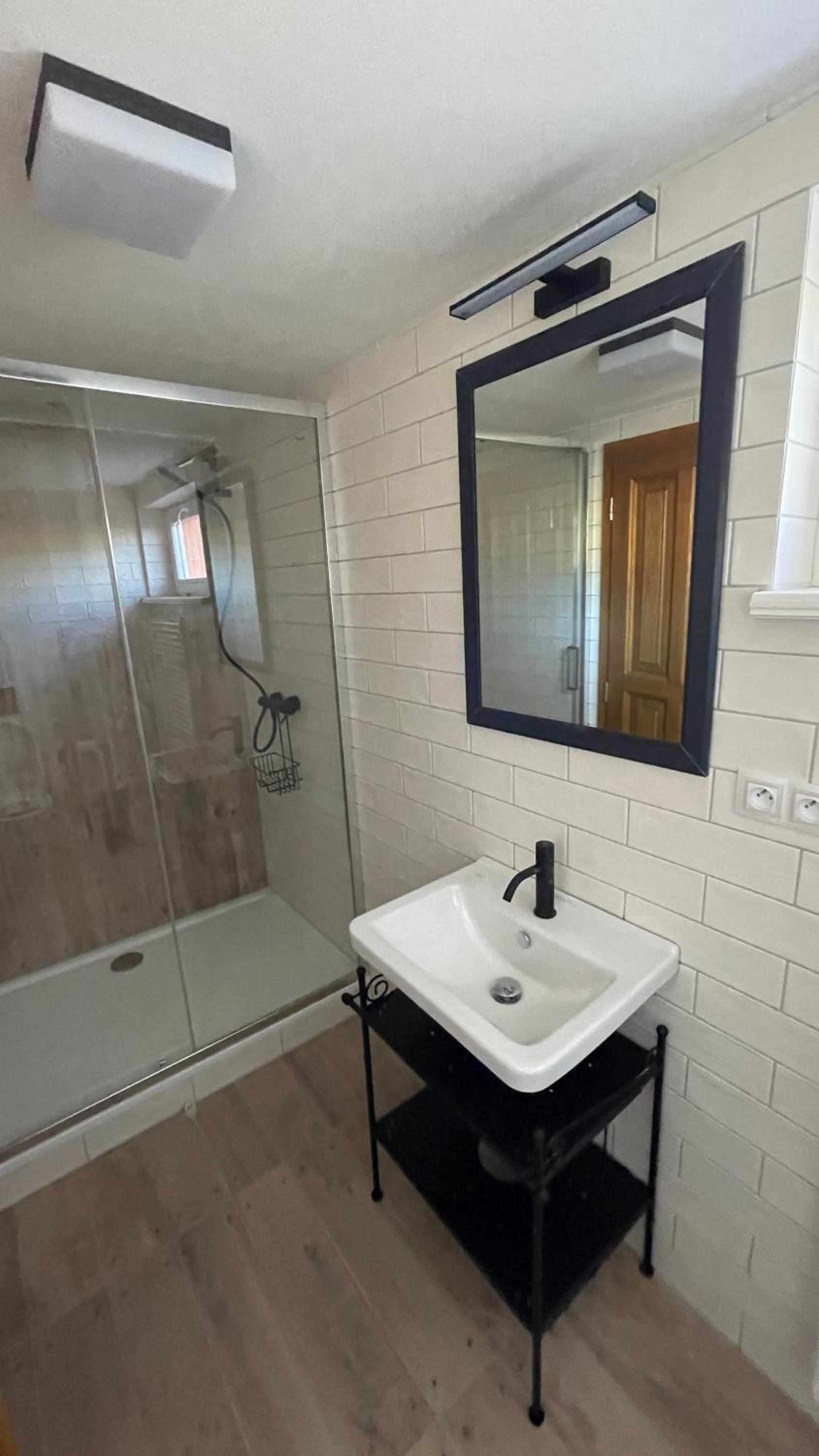 Double or Twin Room with Terrace - Photo 11