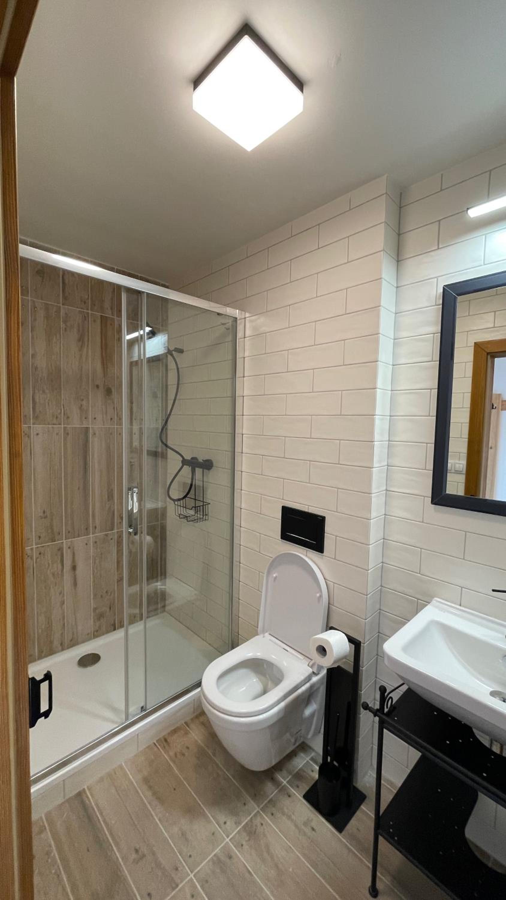 Double or Twin Room with Terrace - Photo 12