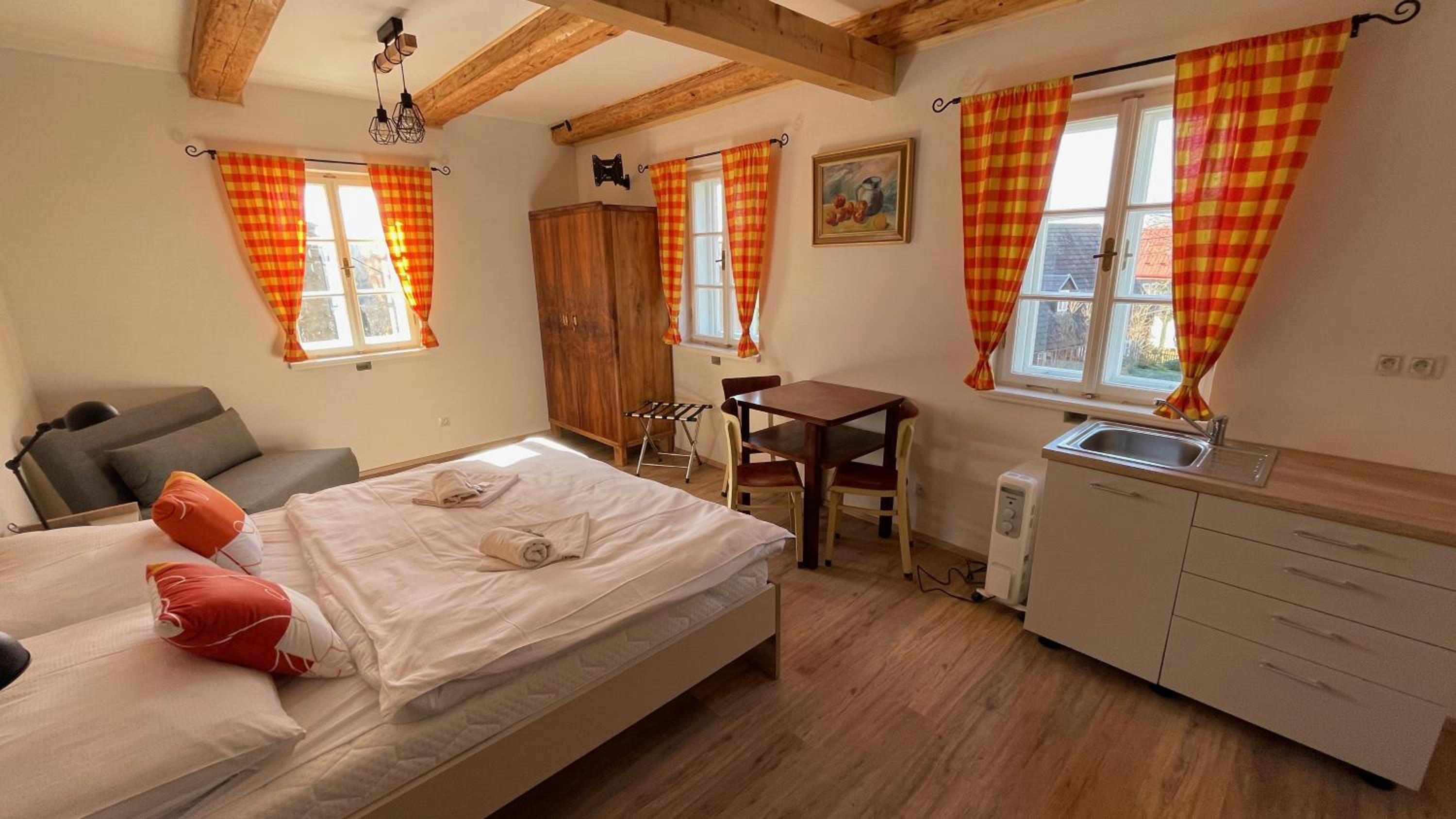 Comfort Triple Room with Shower - Photo 1