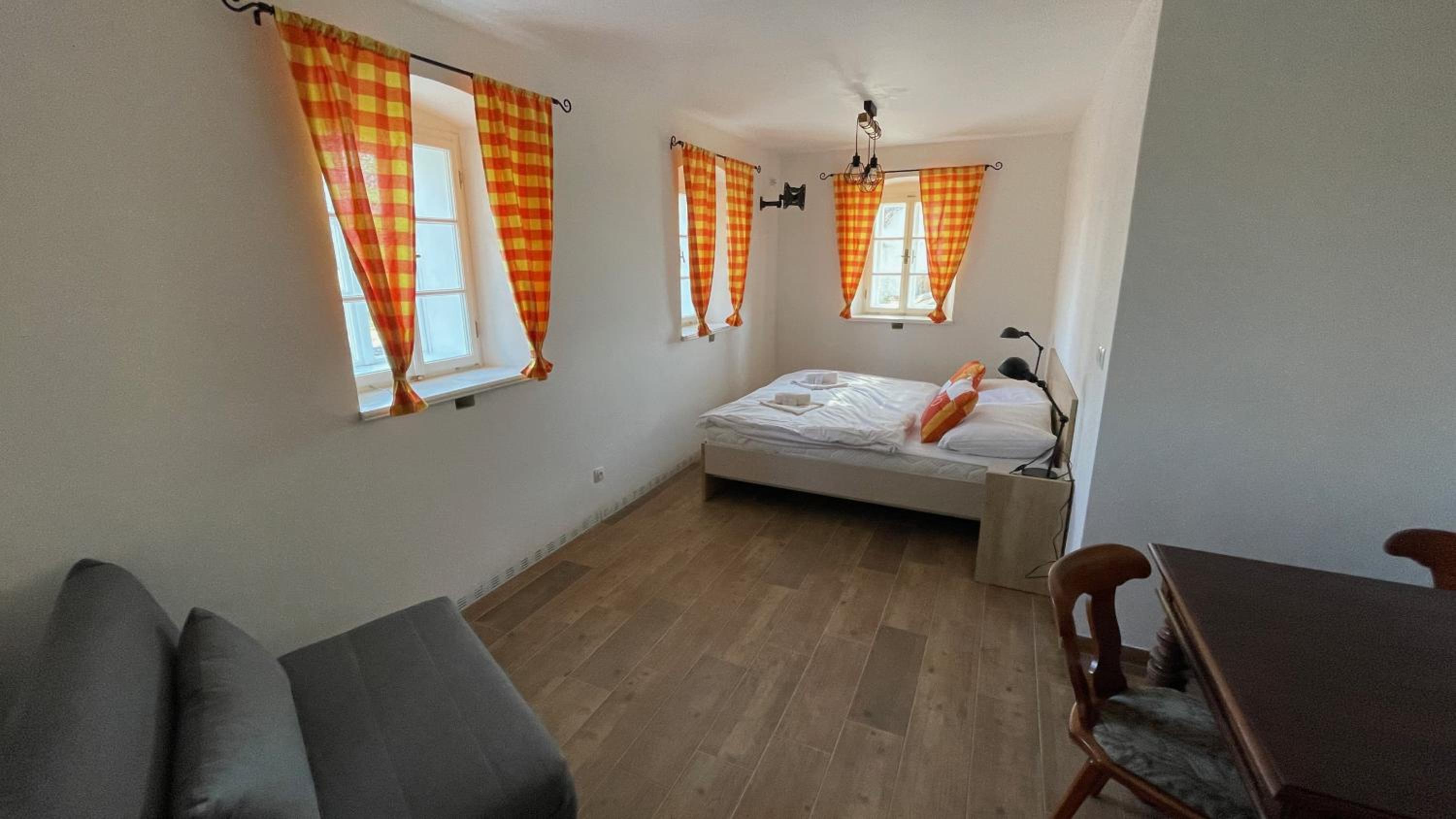 Comfort Triple Room with Shower - Photo 7