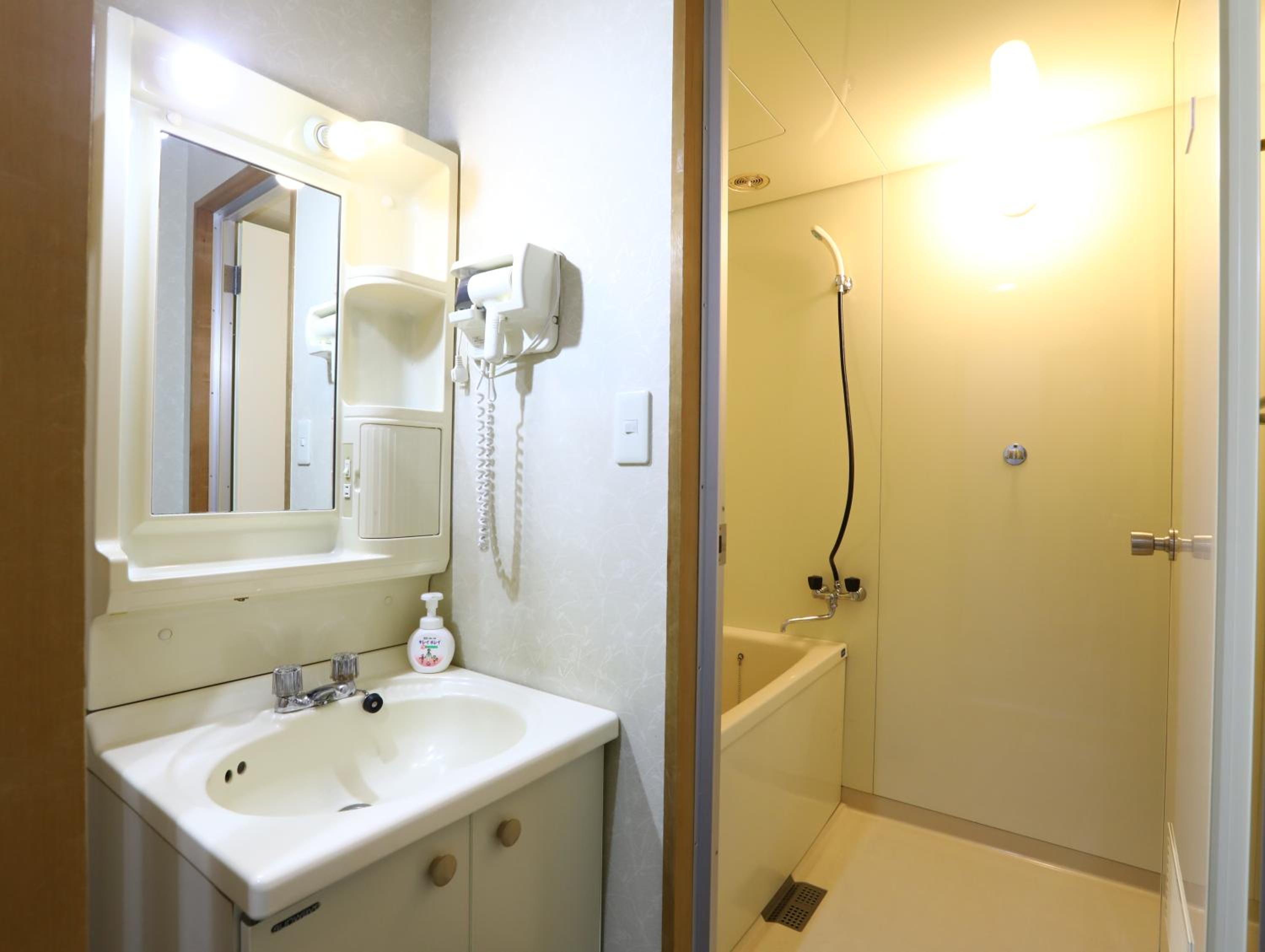 Japanese-Style Quadruple Room photo 2
