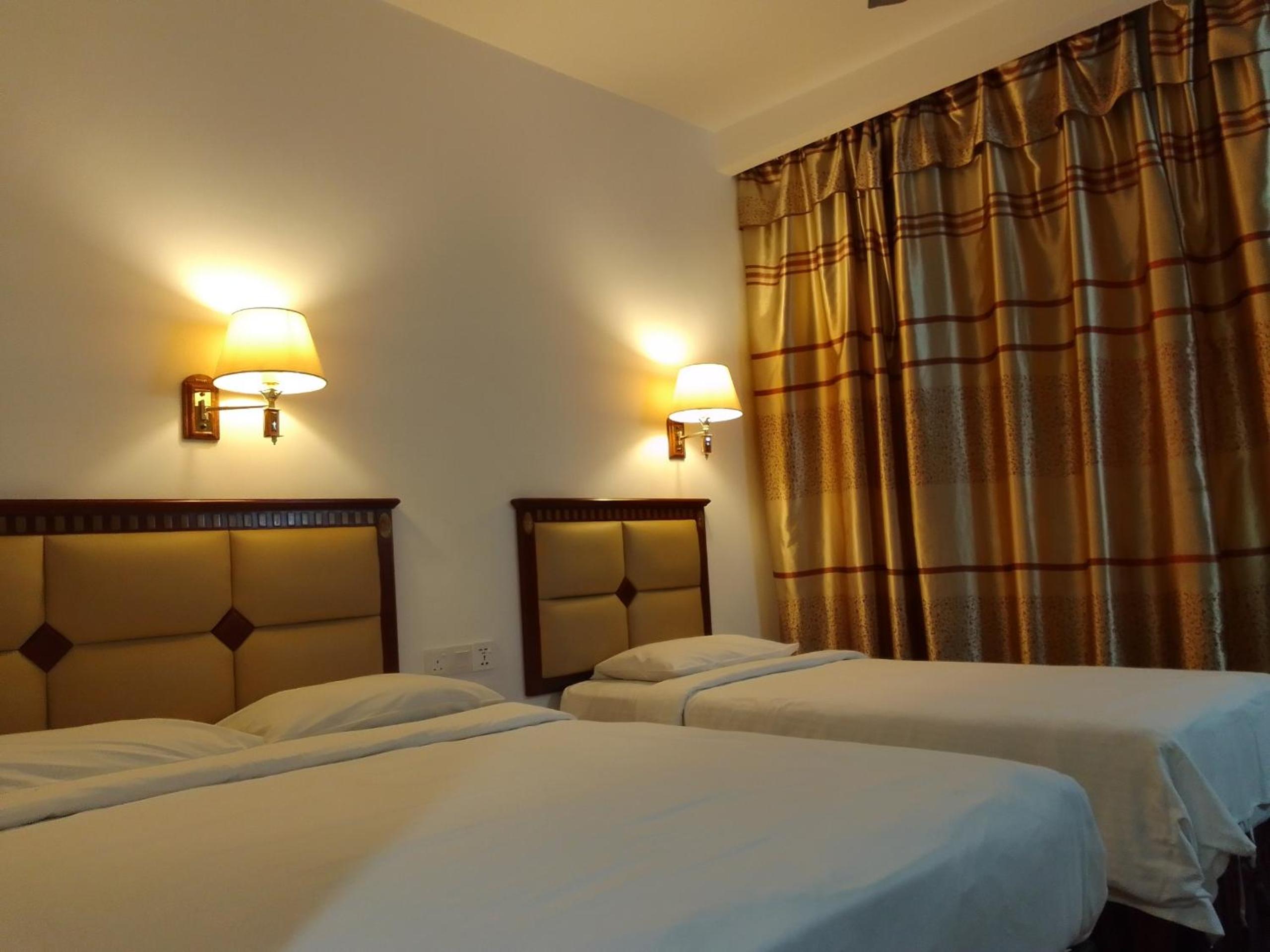 Deluxe Triple Room - Photo 2
