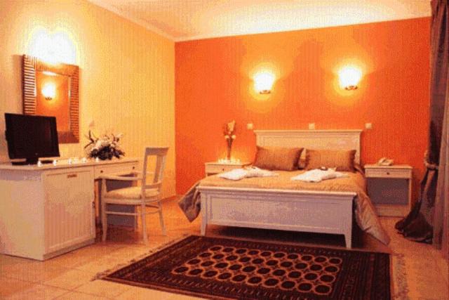 Honeymoon Suite with Spa Bath