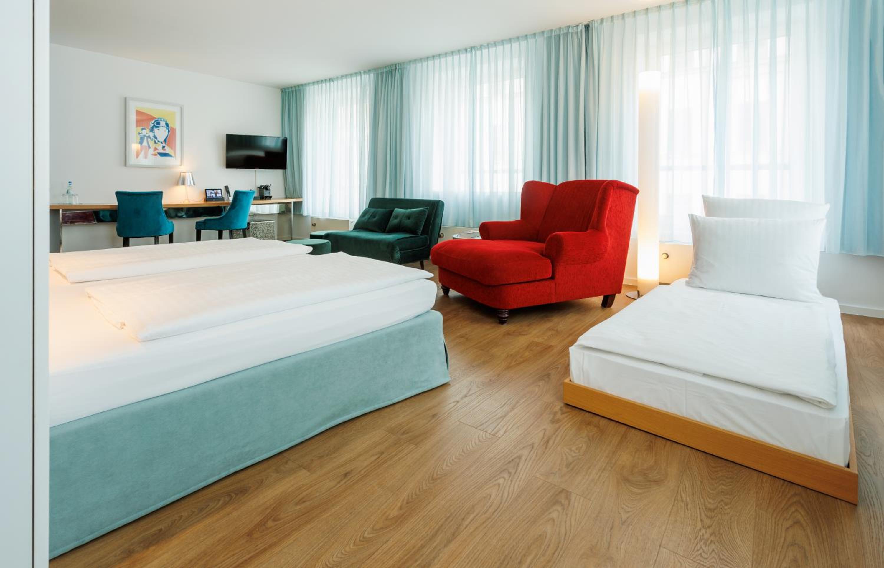 Family & Friends Room
