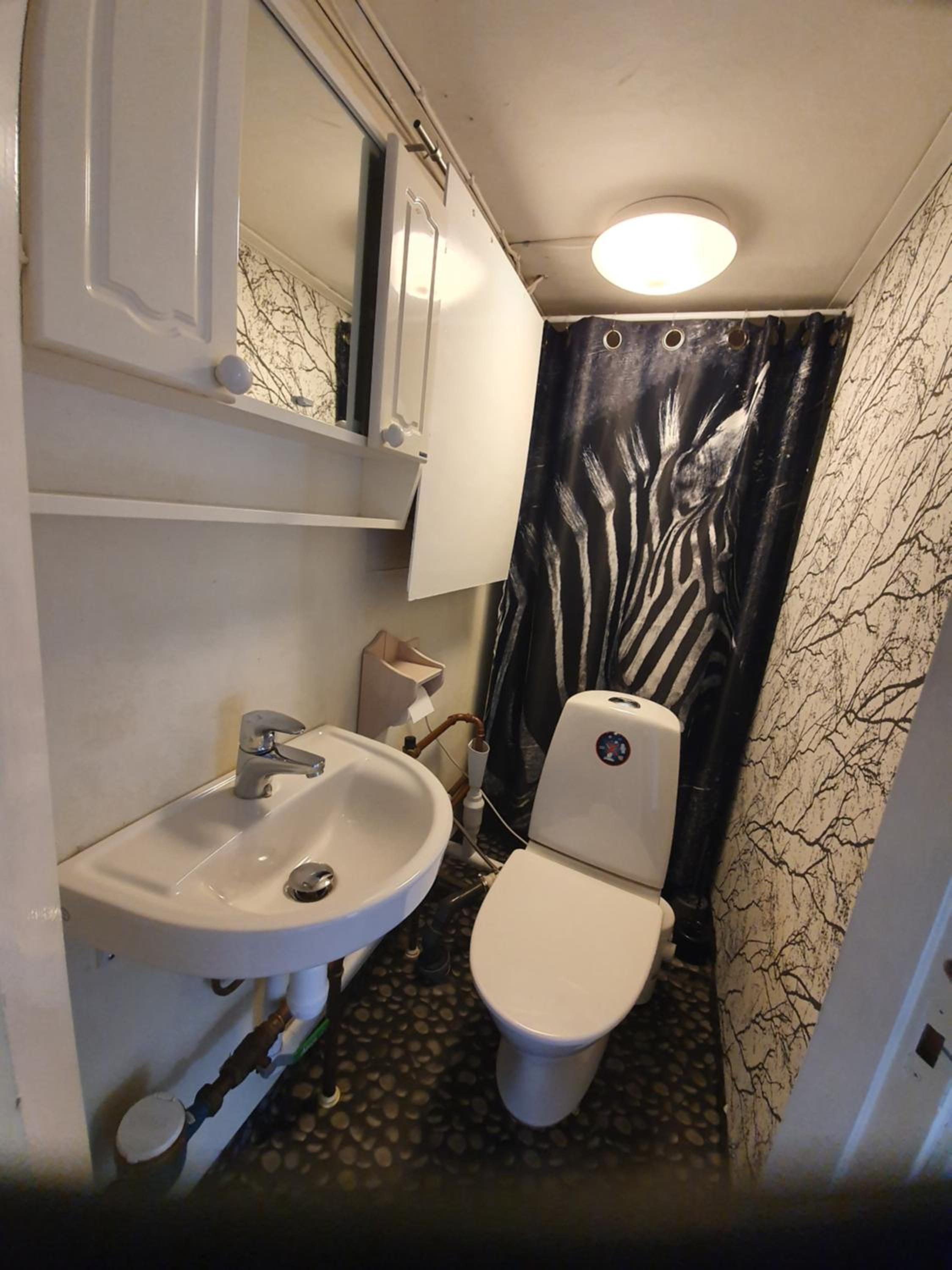 One-Bedroom Apartment - Photo 6
