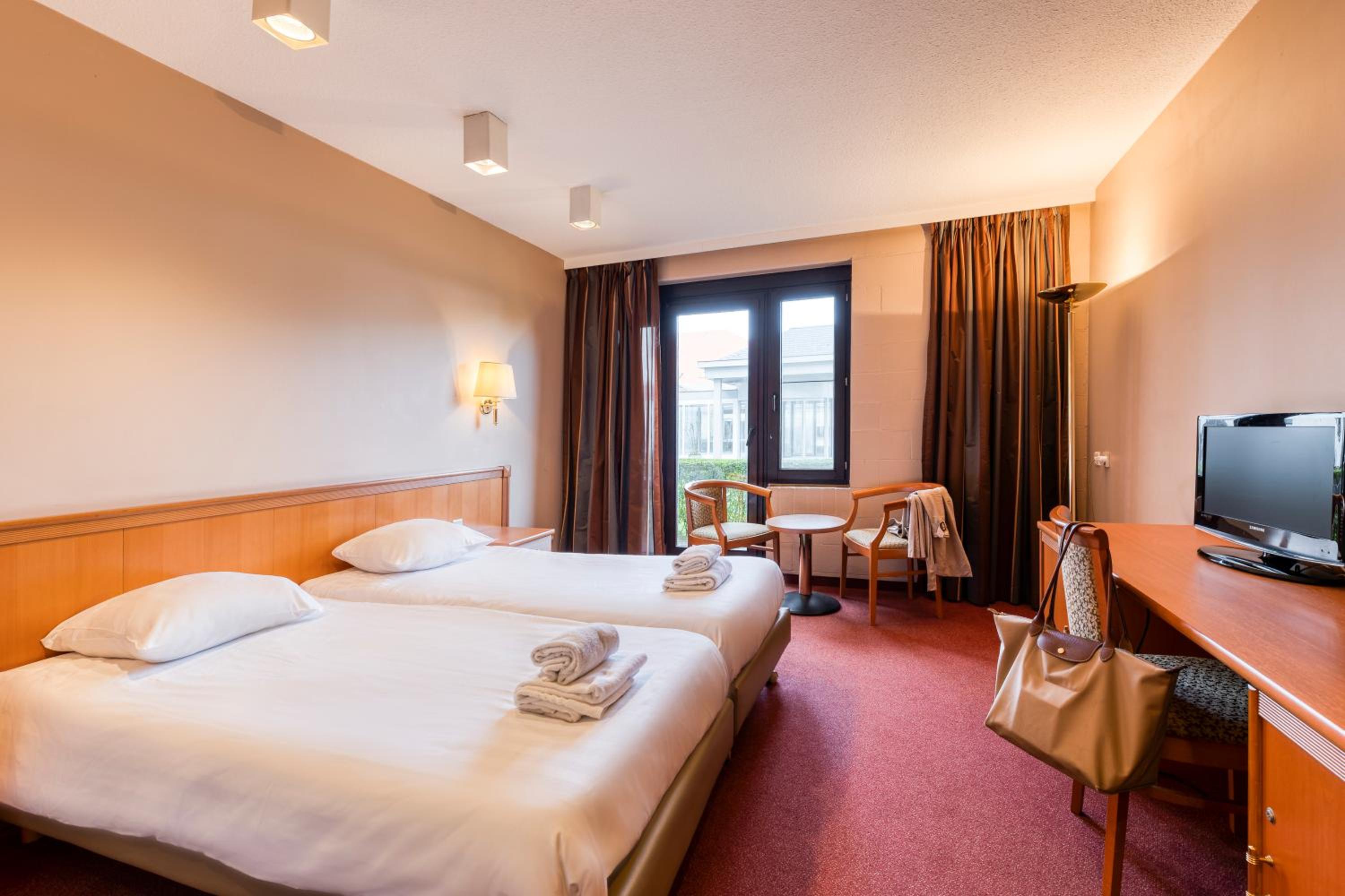 Standard Twin Room photo 2