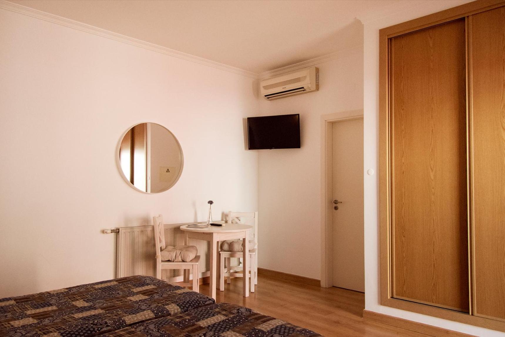 First Floor - Twin Room photo 3