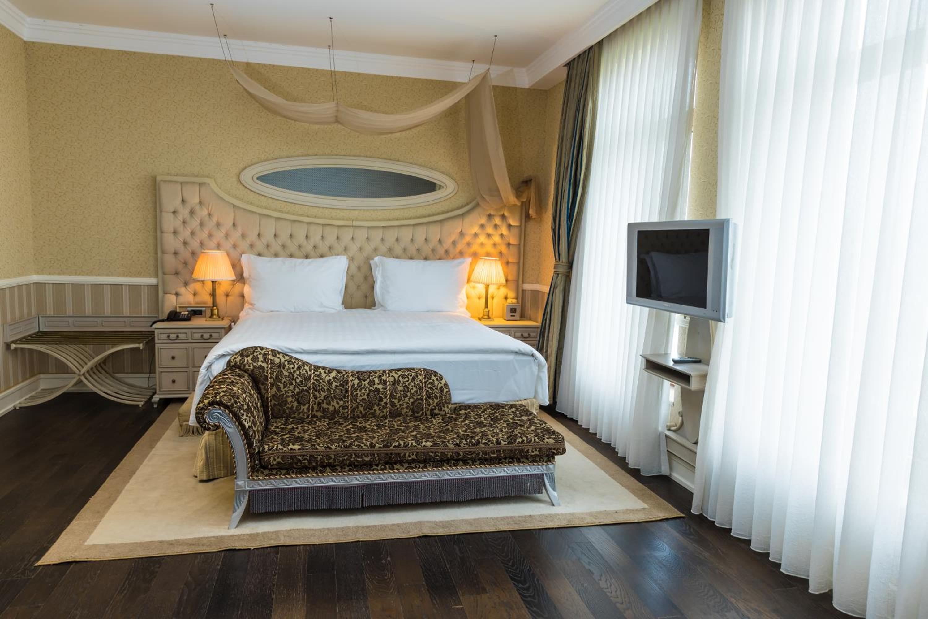 Deluxe King Room photo 3