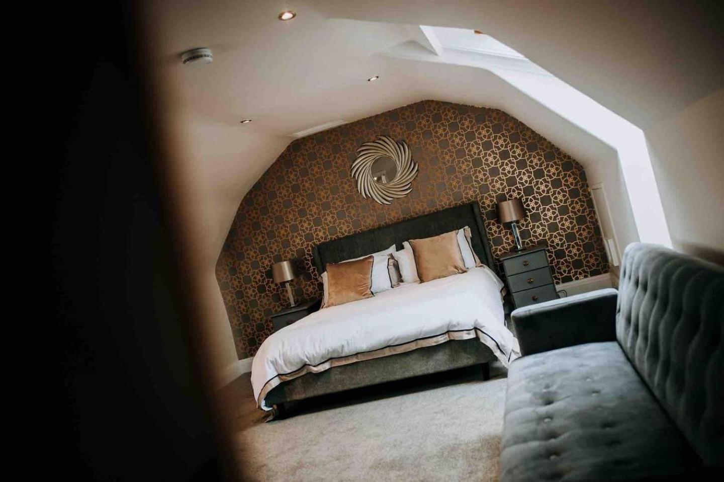 Two-Bedroom Apartment - Photo 9