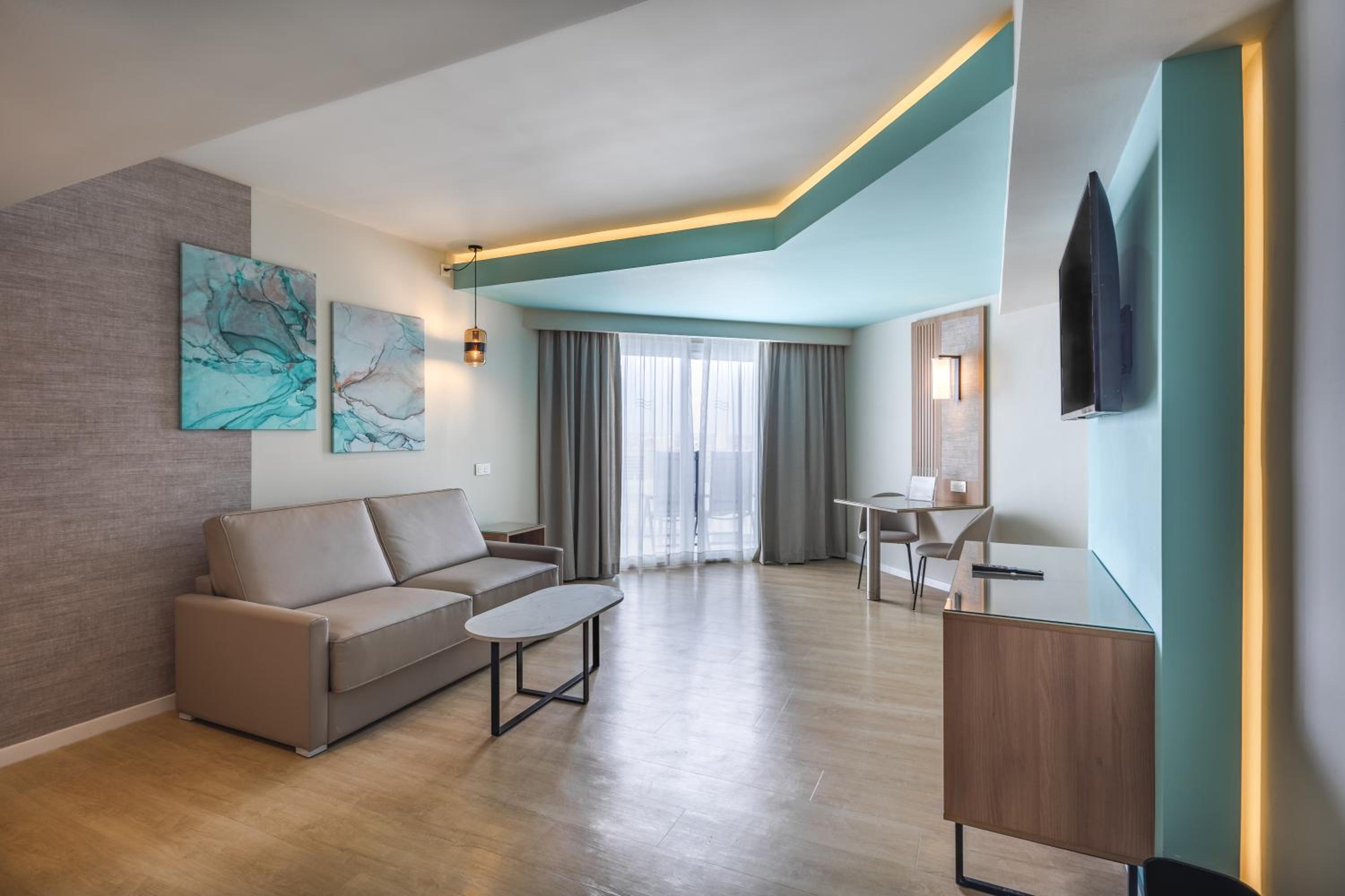 Suite with Sea View - Photo 3