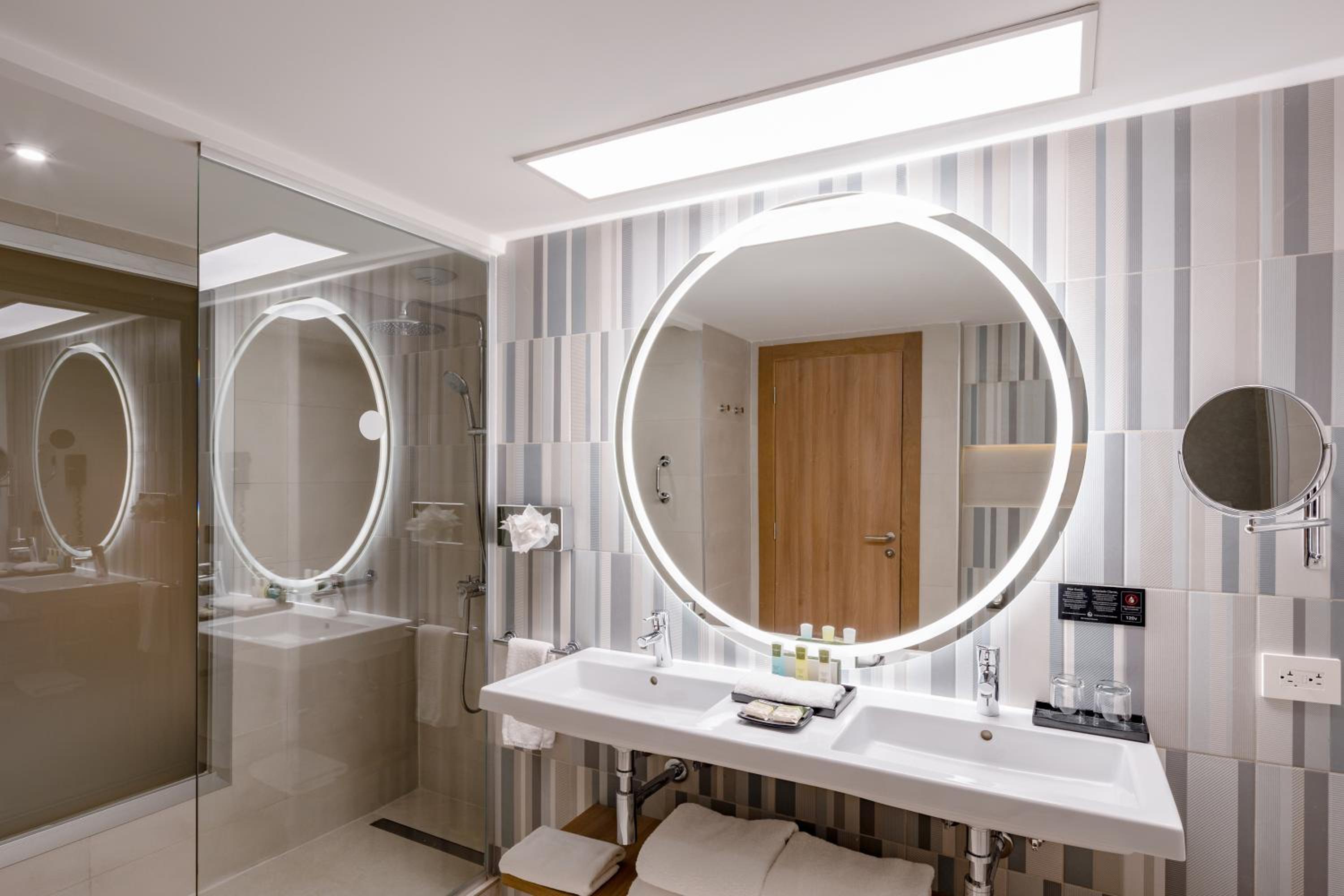 Suite with Sea View - Photo 2
