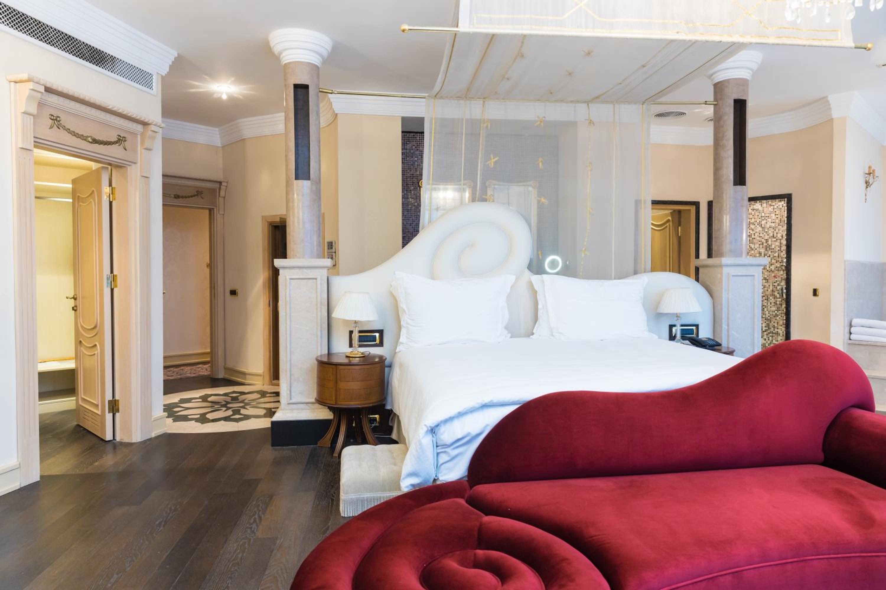 Presidential Suite photo 1