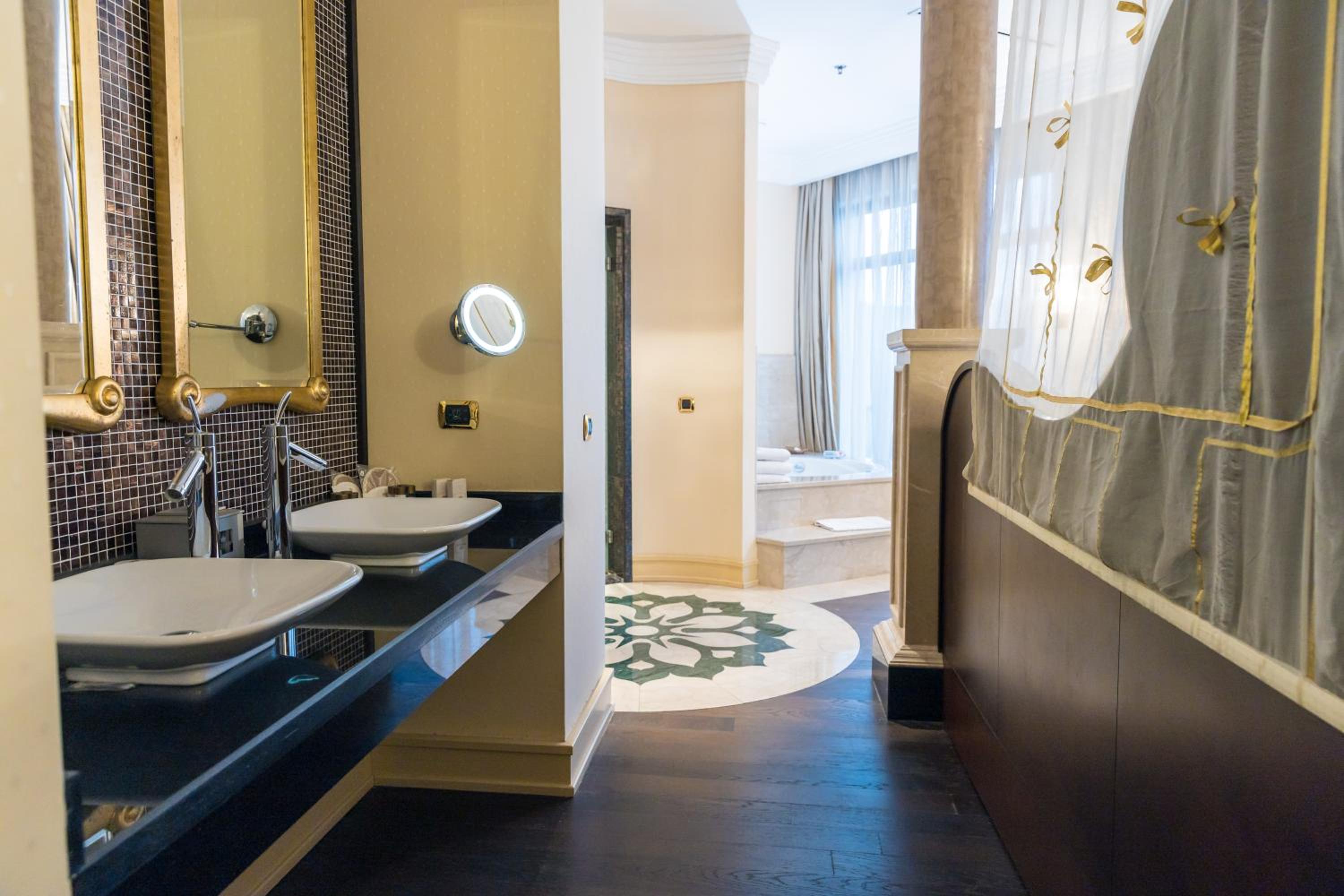 Presidential Suite photo 3