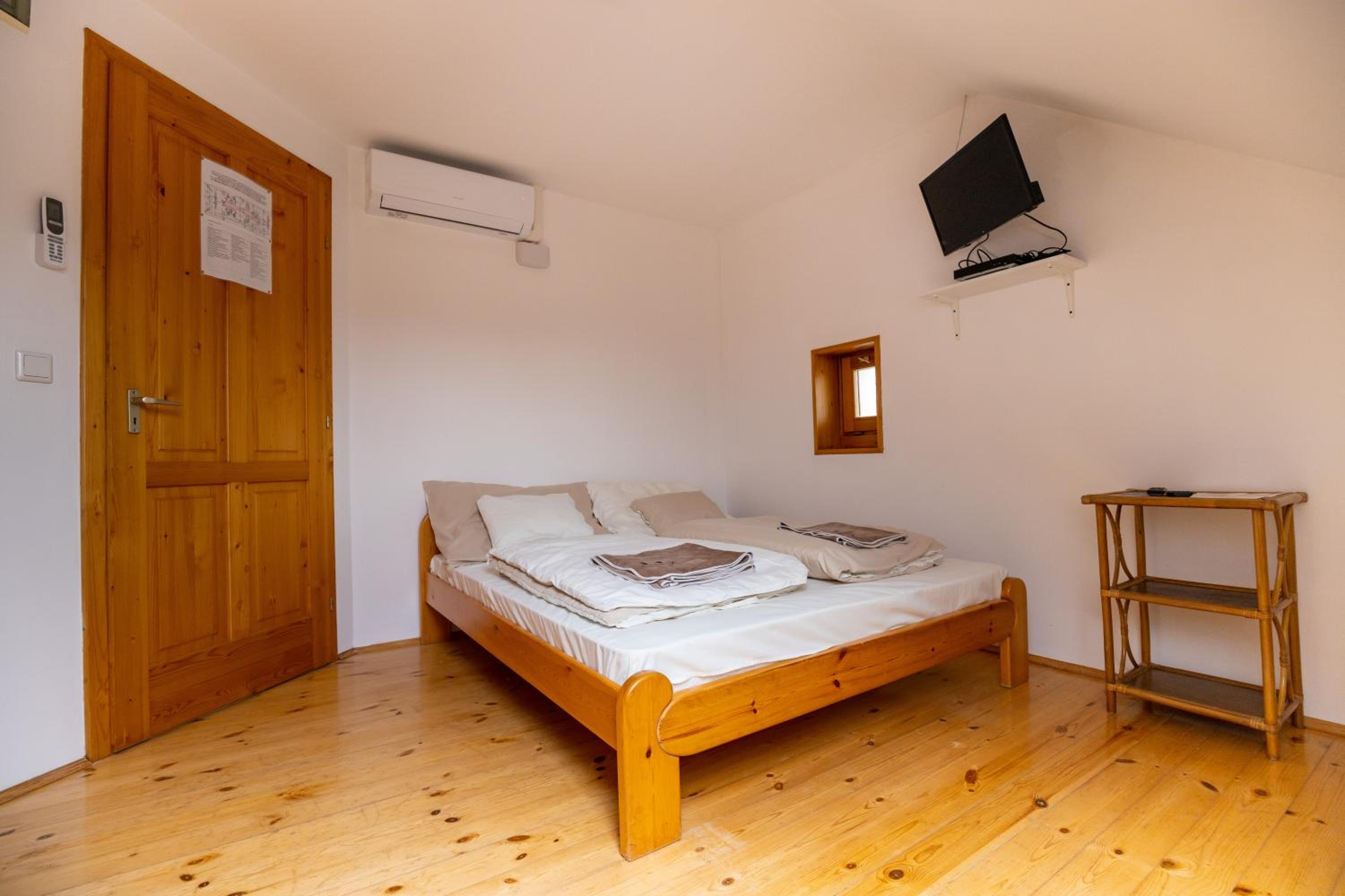 Standard Queen Room photo 2